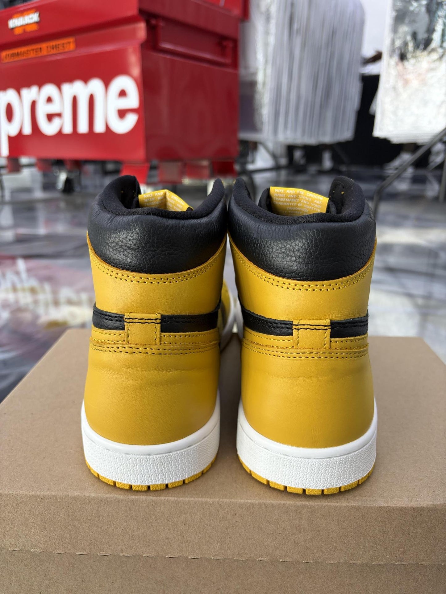 Jordan 1 Retro High "Pollen" Used Size 11.5