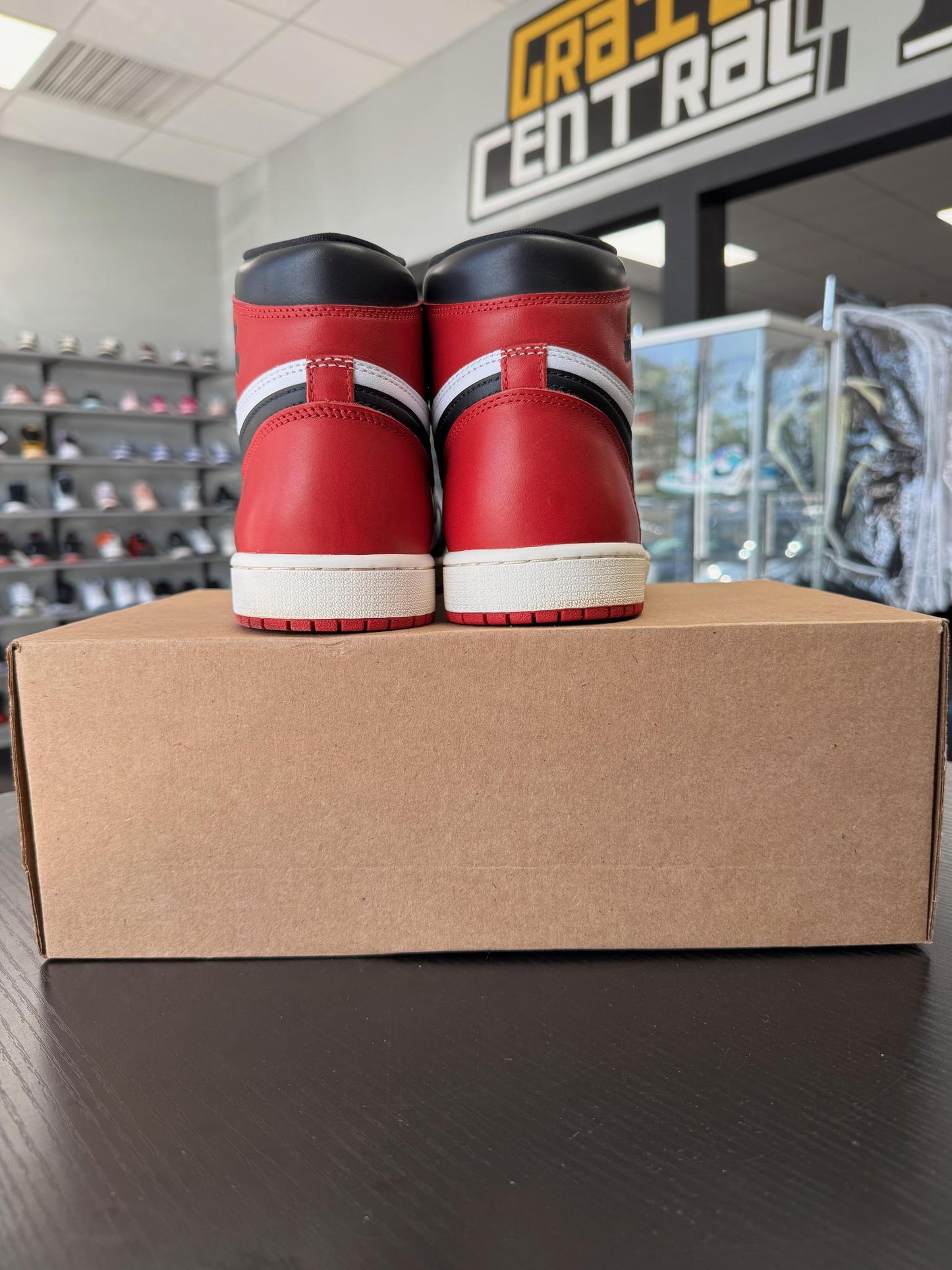 Jordan 1 "Black Toe Reimagined" Used Size 11