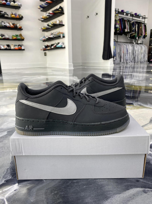 Nike Air Force One Low "Anthracite Reflective Silver" Used Size 7Y/8.5W