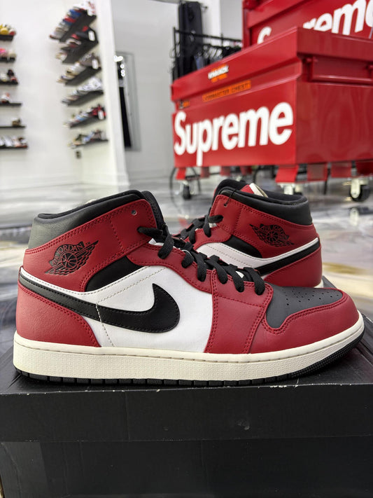 Jordan 1 Mid "Chicago Toe" Used Size 12