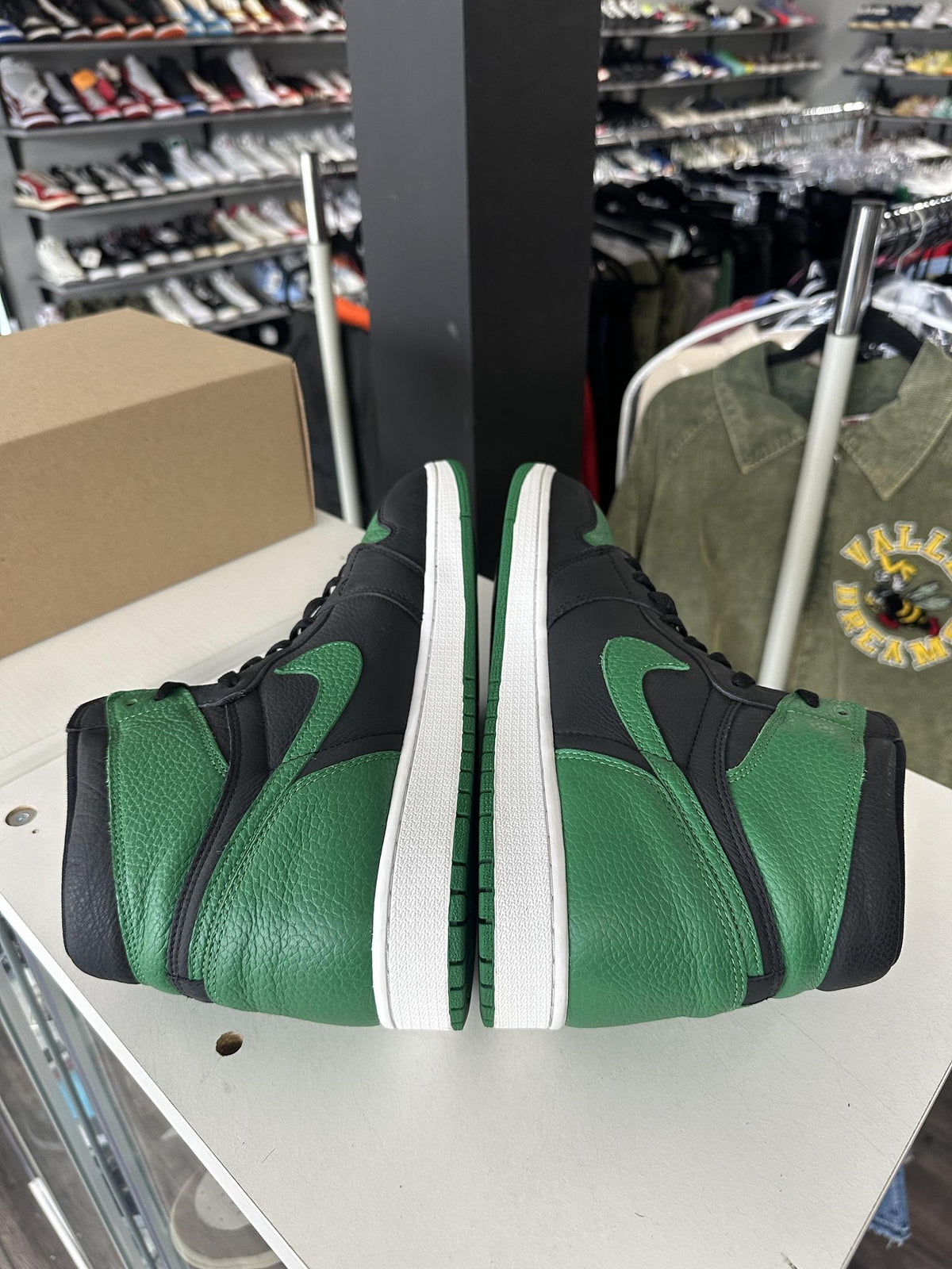 Jordan 1 "Pine Green 2.0" Used Size 14