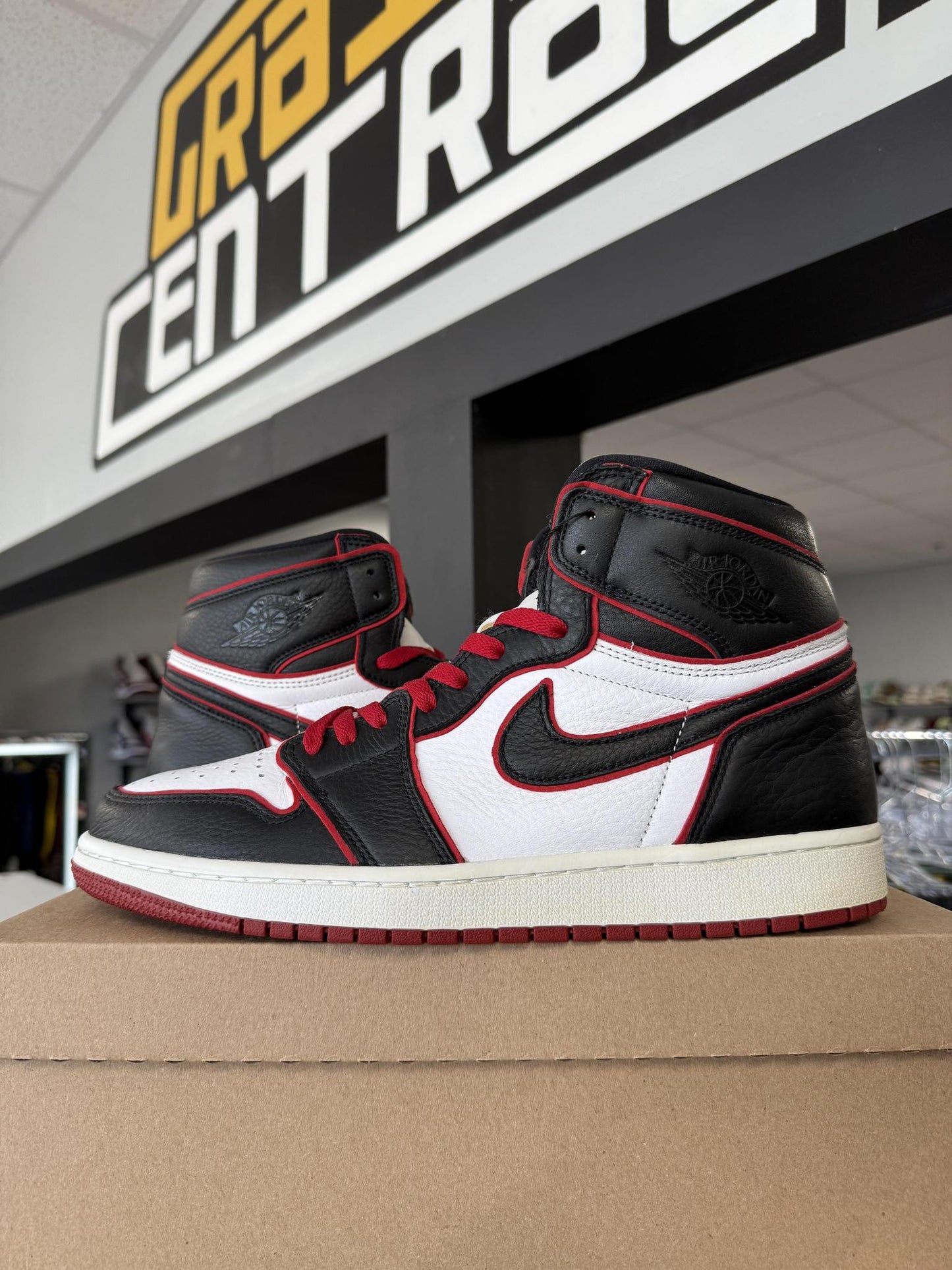 Jordan 1 "Bloodline" Used Size 12