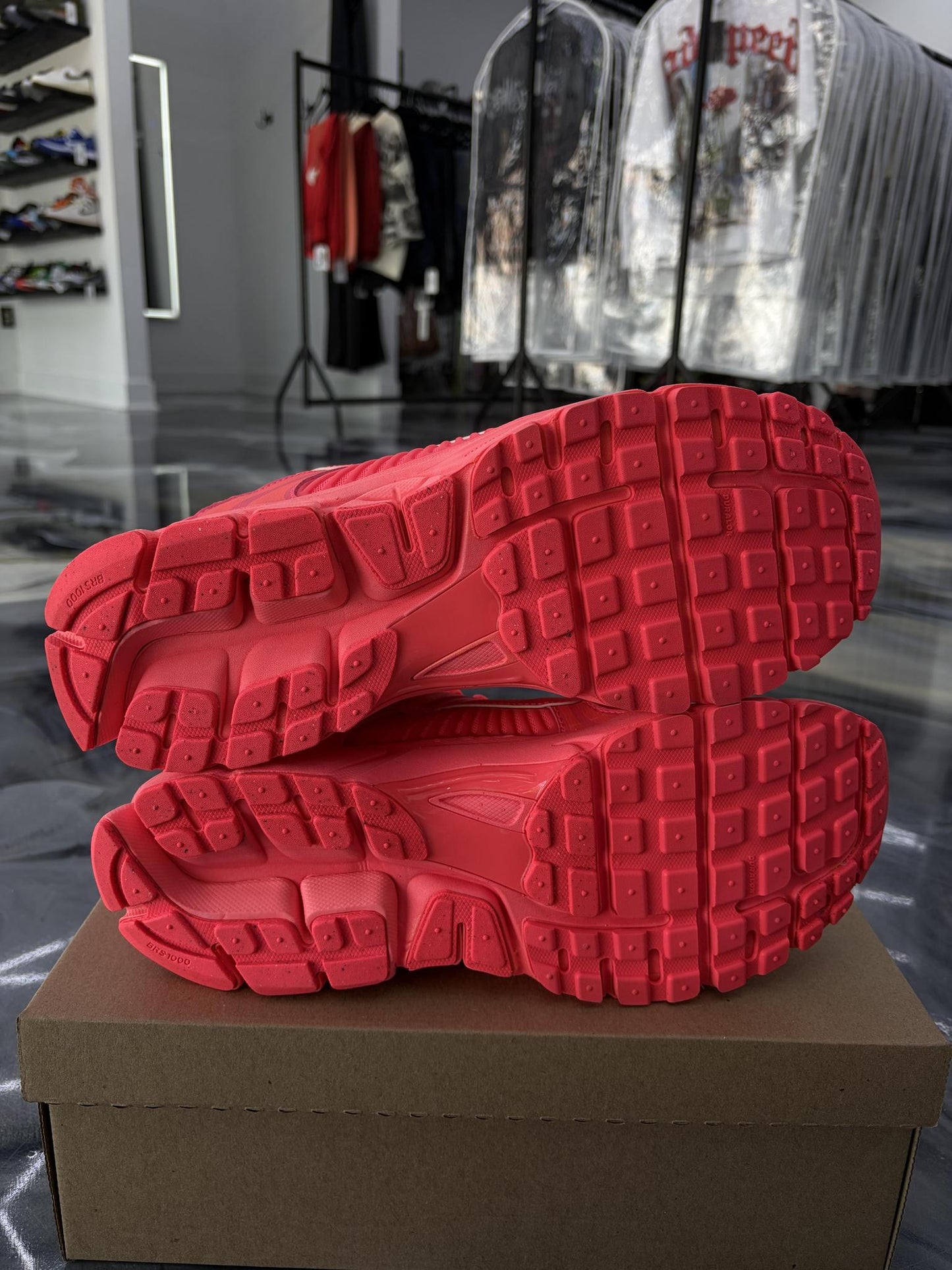 Nike Vomero 5 "Hot Punch" Used Size 13