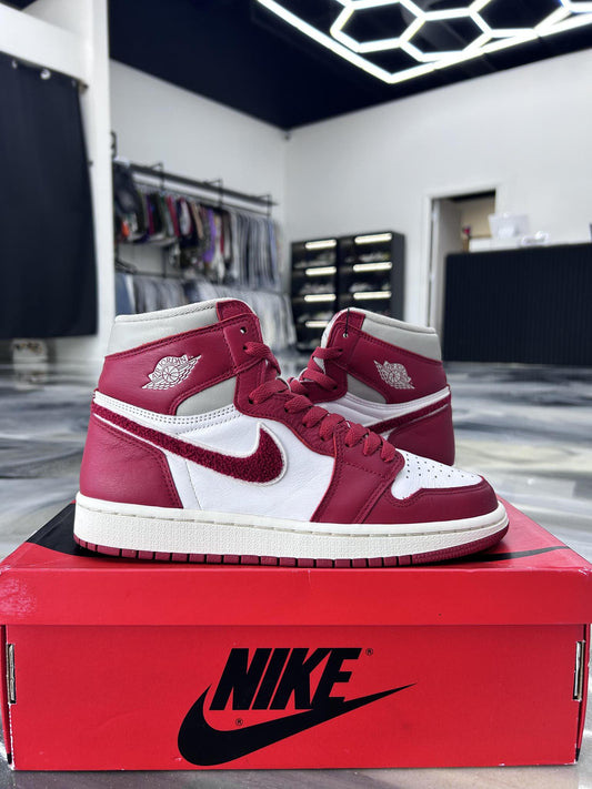 Jordan 1 High "Varsity Red" Used Size 6.5Y/8W