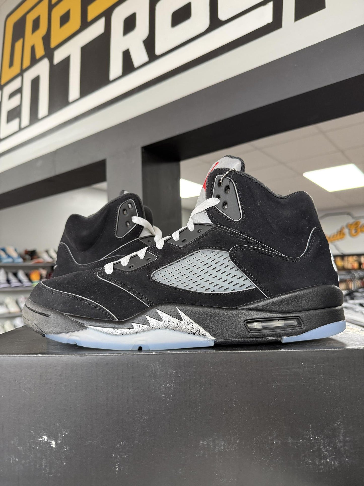 Jordan 5 "Metallic Reimagined" Used Size 11.5