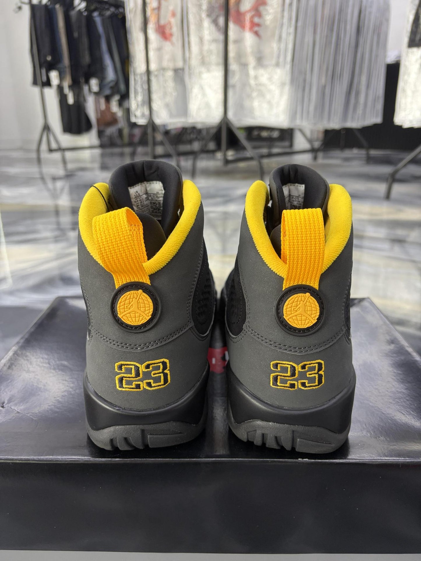 Jordan 9 "University Gold" Used Size 10.5
