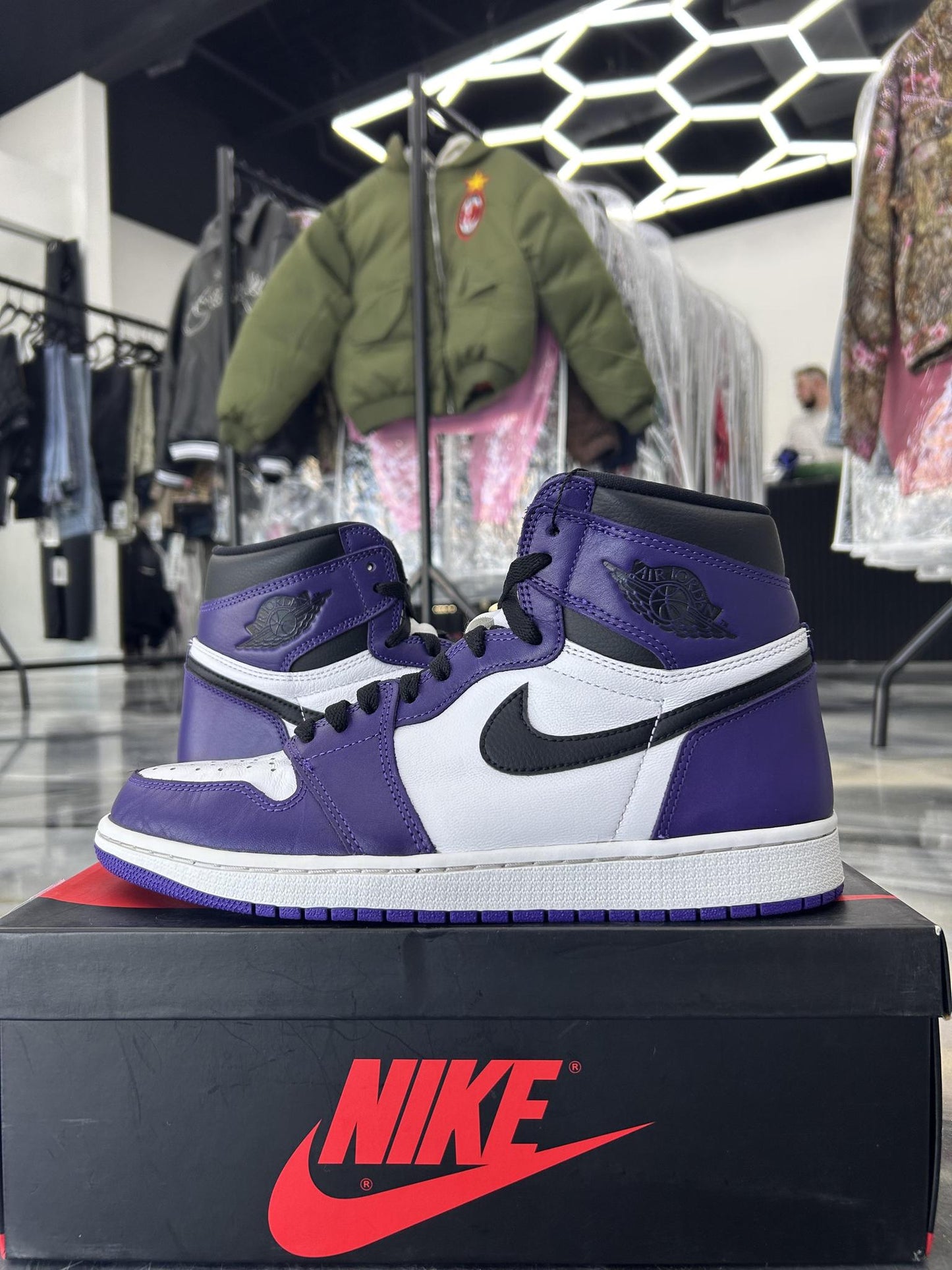 Jordan 1 "Court Purple 2.0" Used Size 9.5