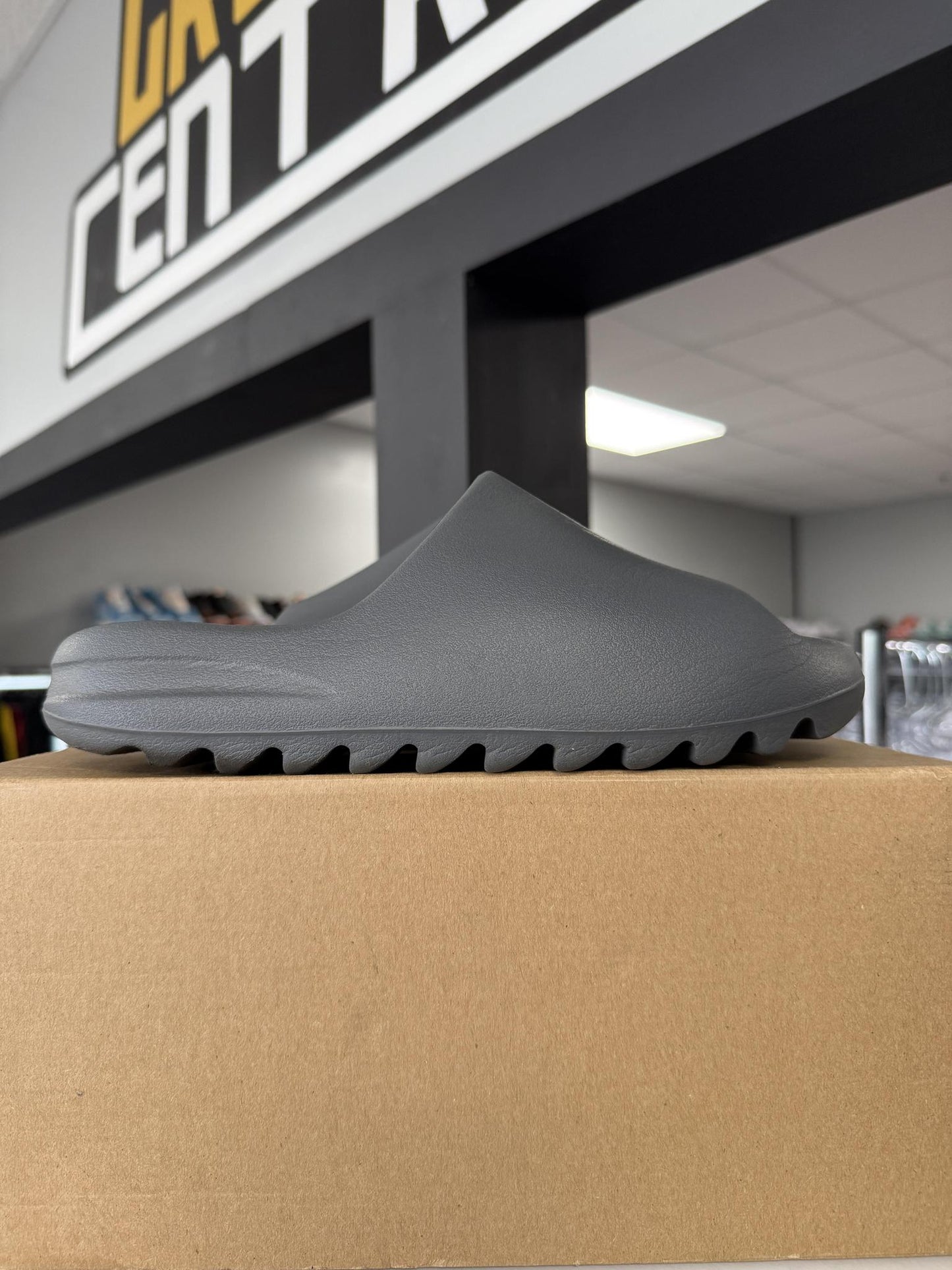 Yeezy Slide "Slate Grey" Used Size 8
