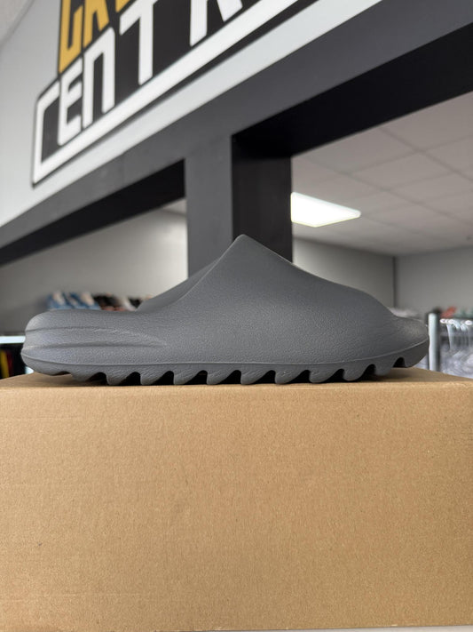 Yeezy Slide "Slate Grey" Used Size 8