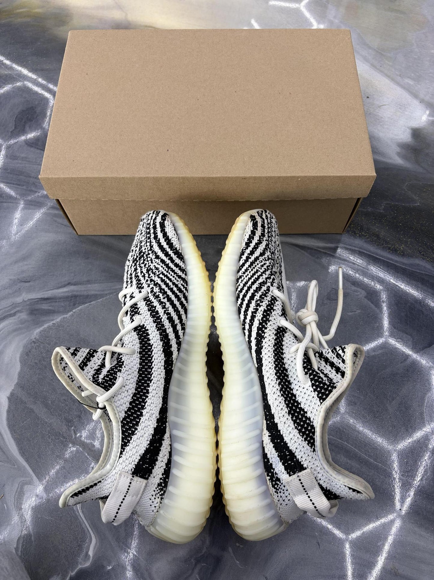 Yeezy 350 V2 "Zebra" Used Size 11