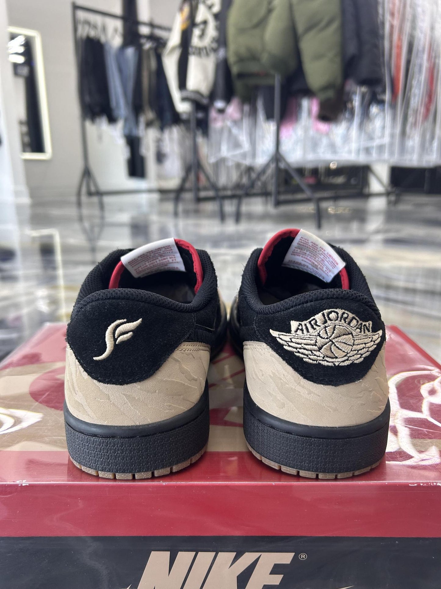 Jordan 1 Low "Solefly" Used Size 9