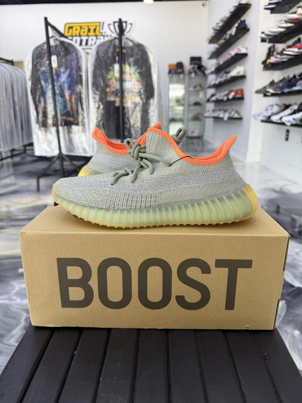 Yeezy 350 V2 "Desert Sage" Used Size 7Y/8.5W