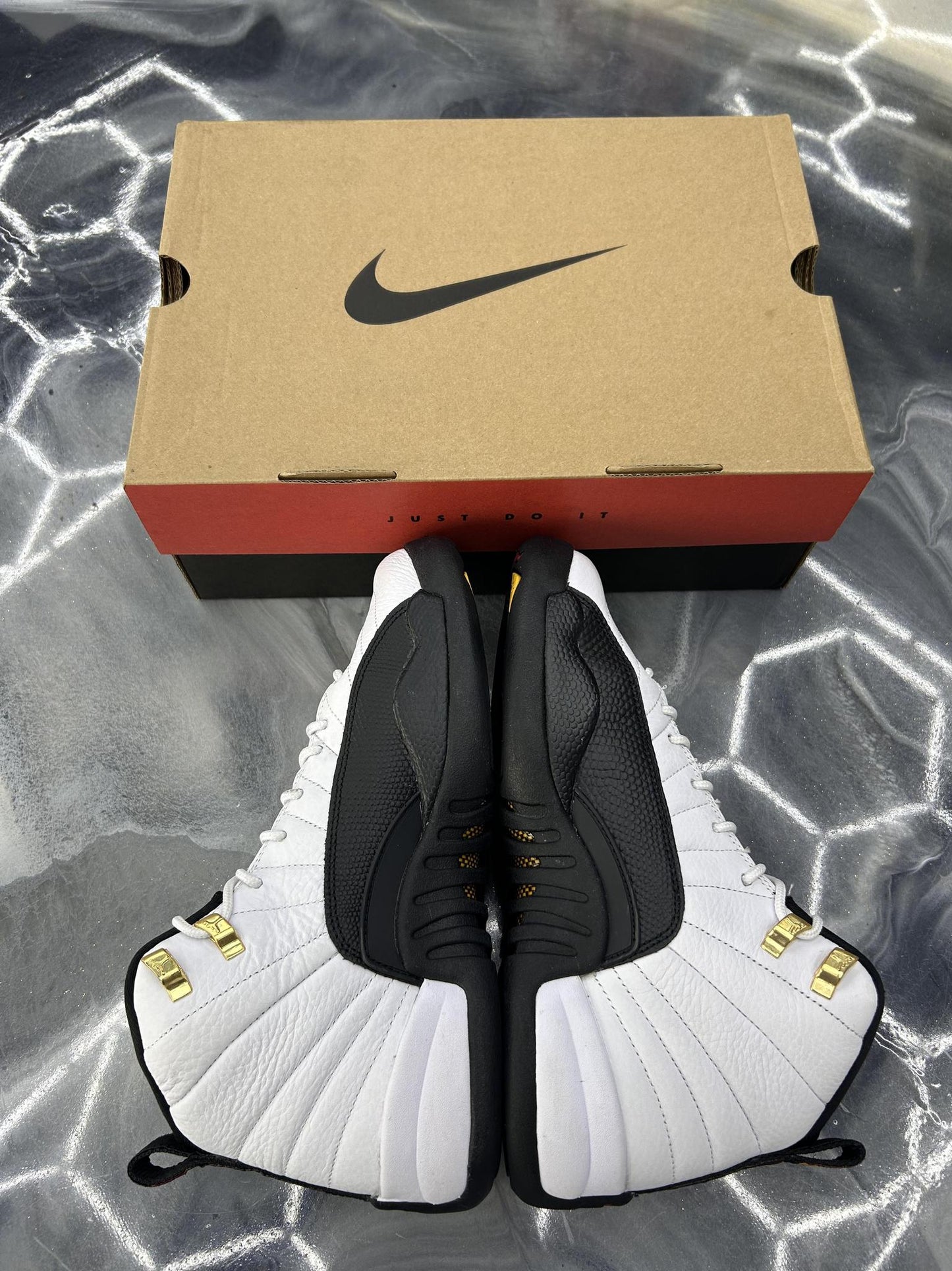 Jordan 12 "Taxi" Used Size 7Y/8.5W