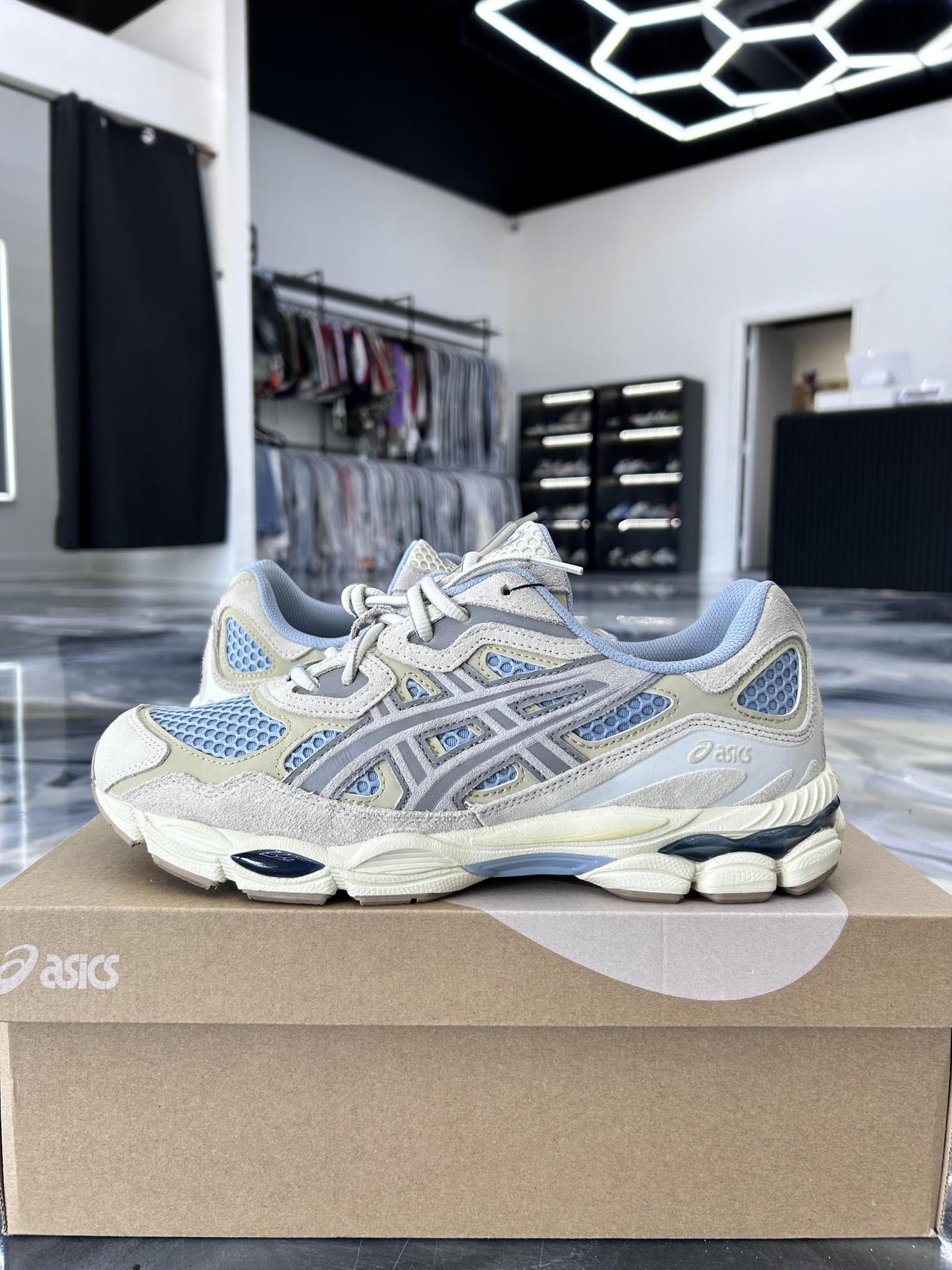Asics Gel-NYC "Dolphin Oyster Grey" Used Size 11