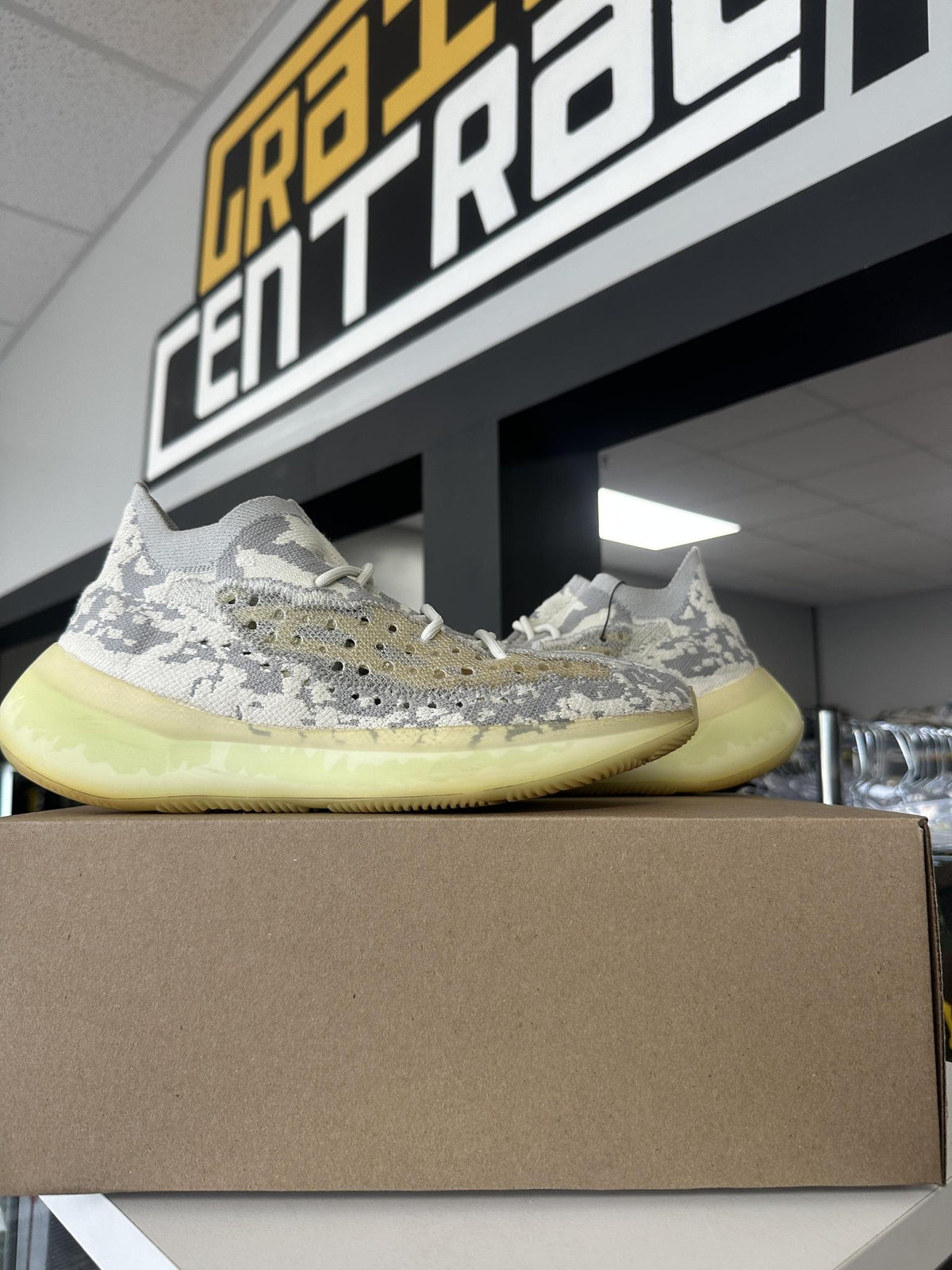 Adidas Yeezy 380 "Alien" Used Size 10.5