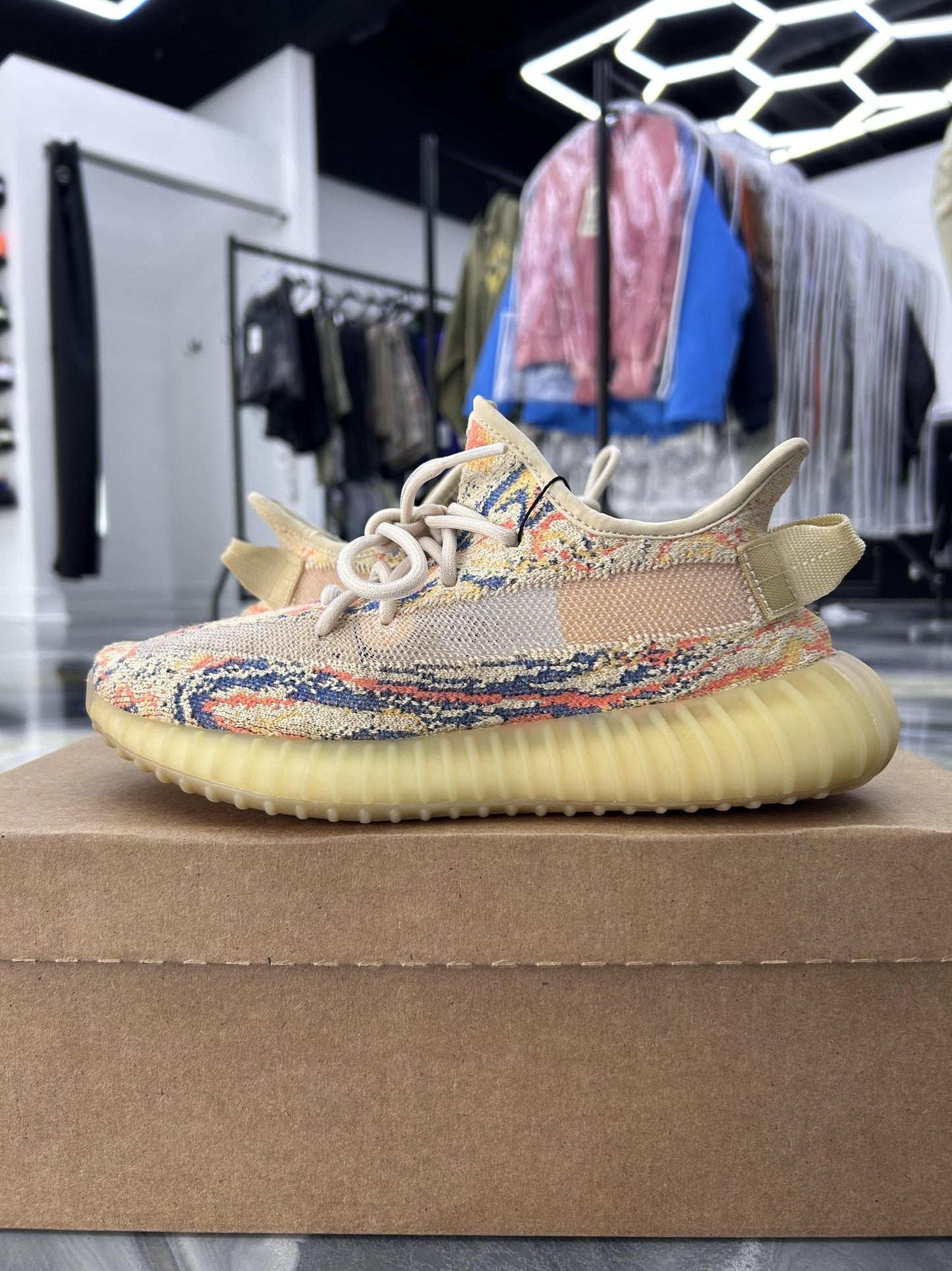 Yeezy 350 Boost V2 "MX Oat" Used Size 6Y/7.5W