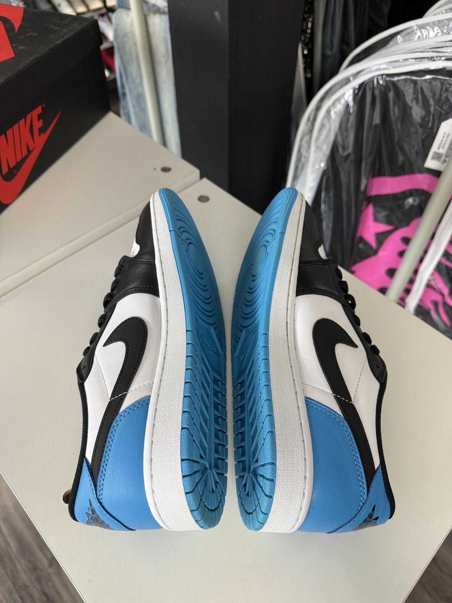 Jordan 1 Low "Powder Blue" Used Size 9.5