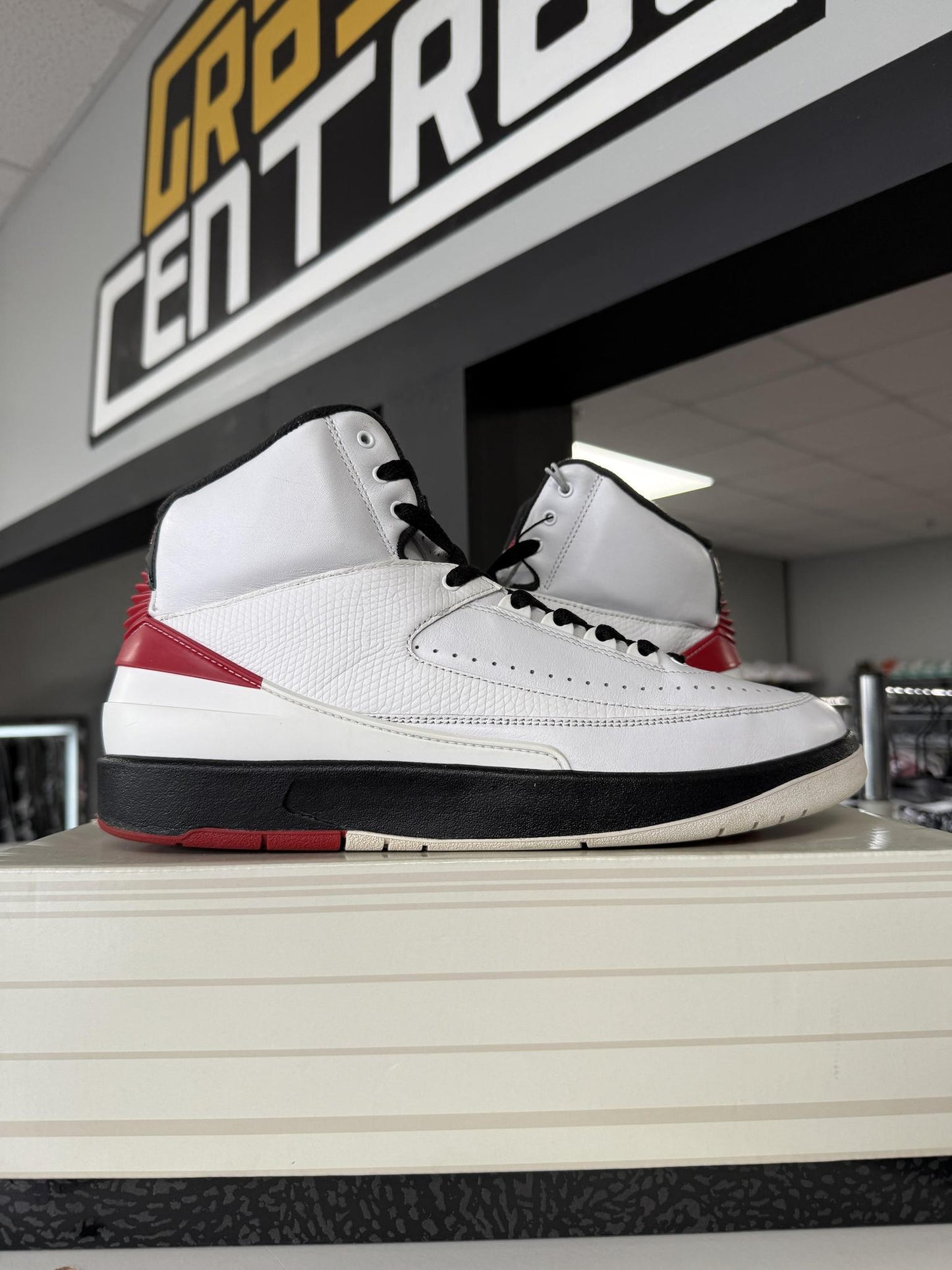 Jordan 2 "Chicago" Used Size 11.5