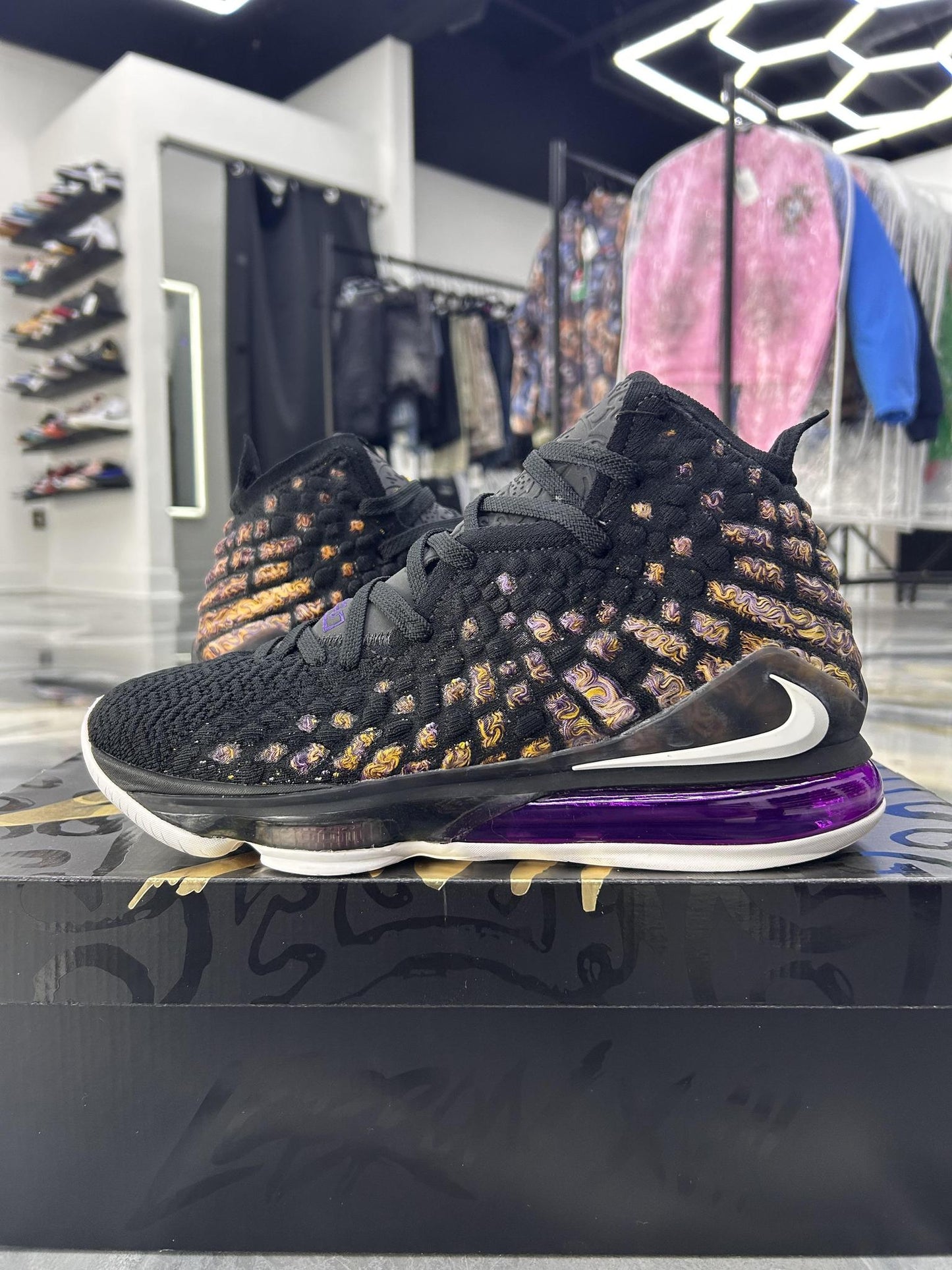 Lebron 17 "Lakers" Used Size 9.5