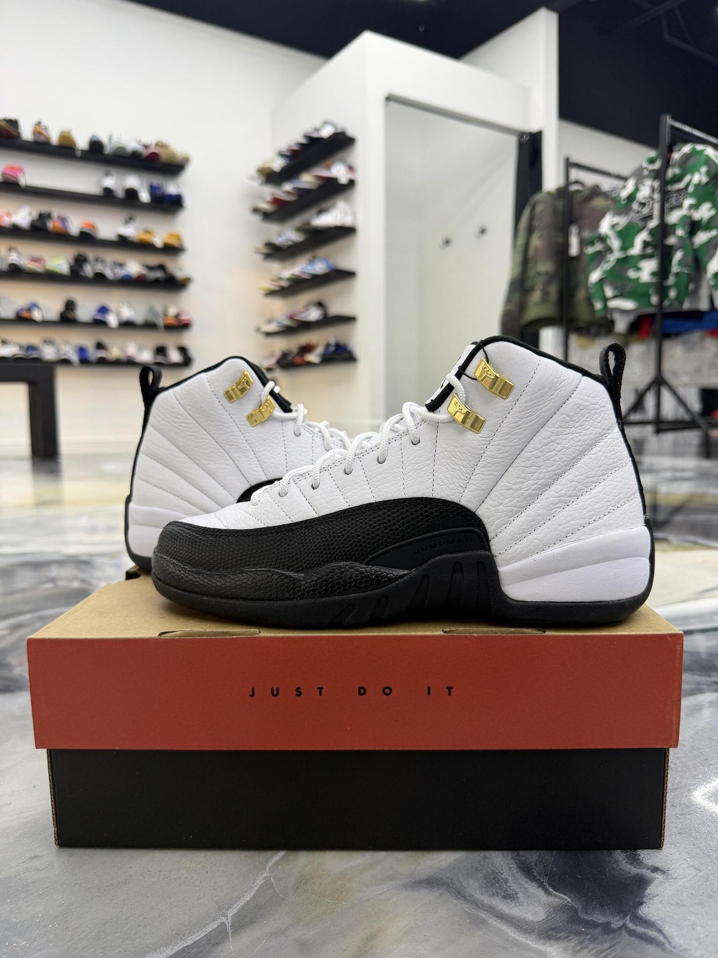 Jordan 12 Taxi Used Size 7Y/8.5W