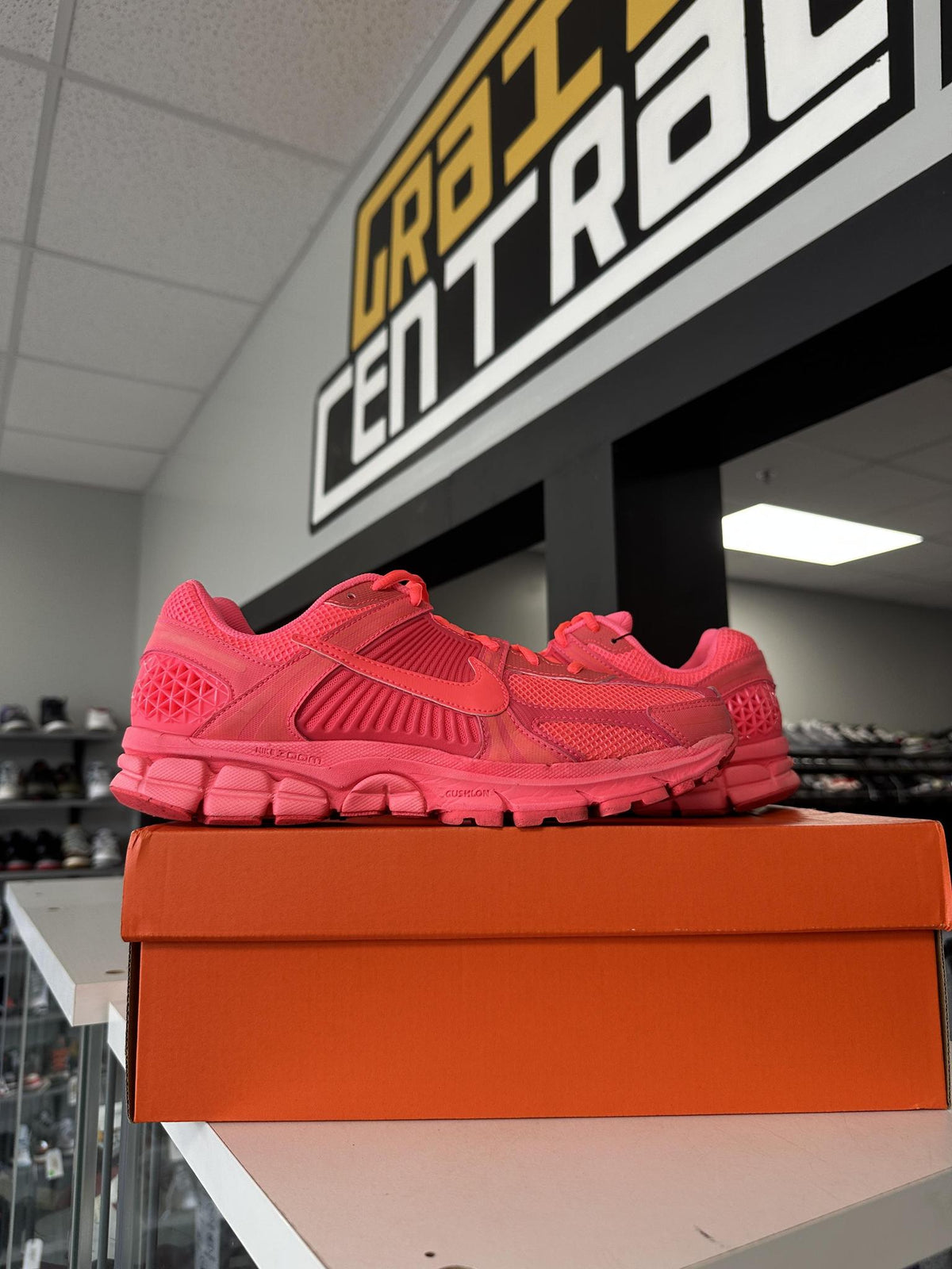 Nike Vomero 5 "Neon Pink" 10 Used