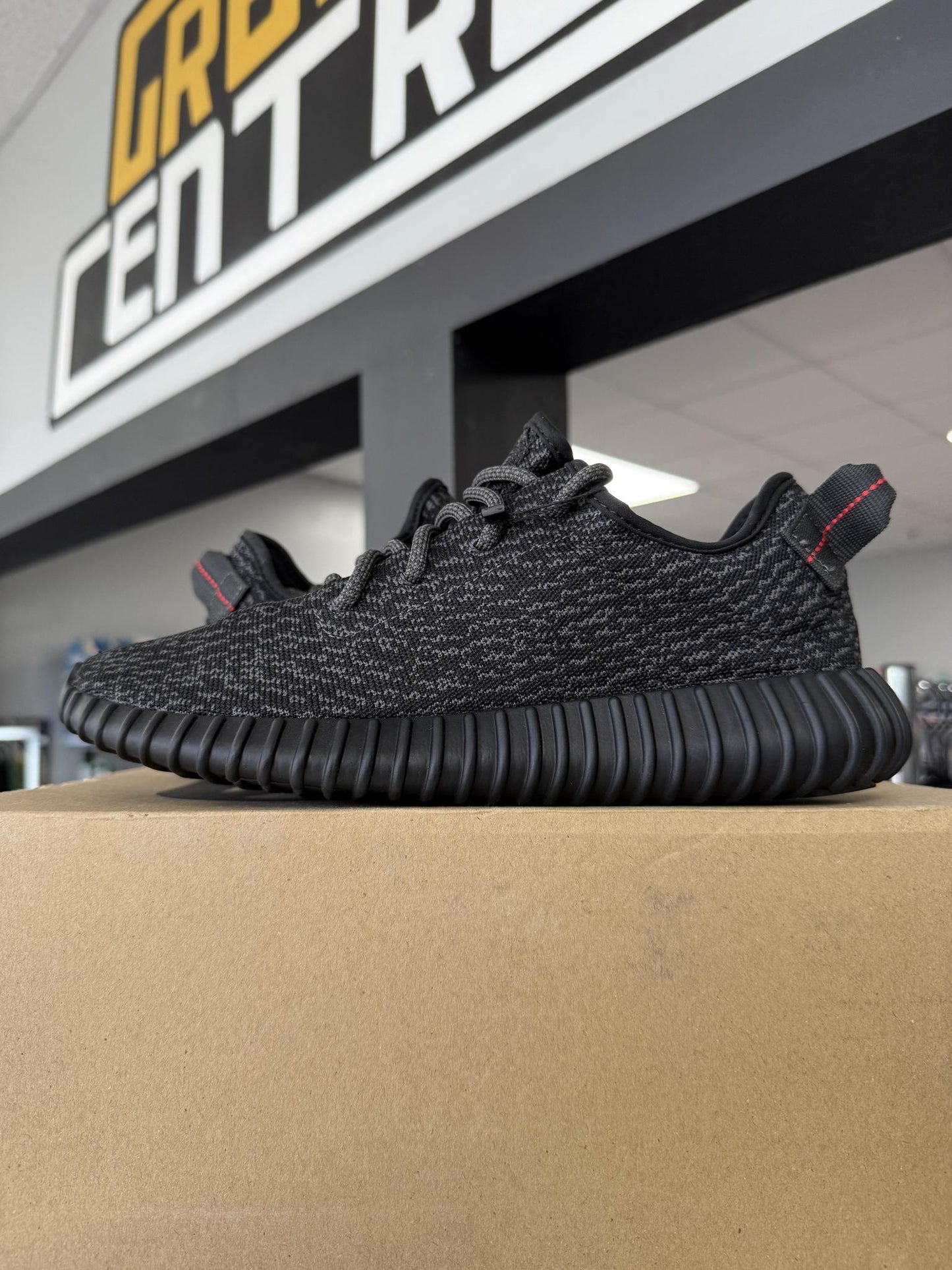 Yeezy 350 "Pirate Black" Used Size 8.5