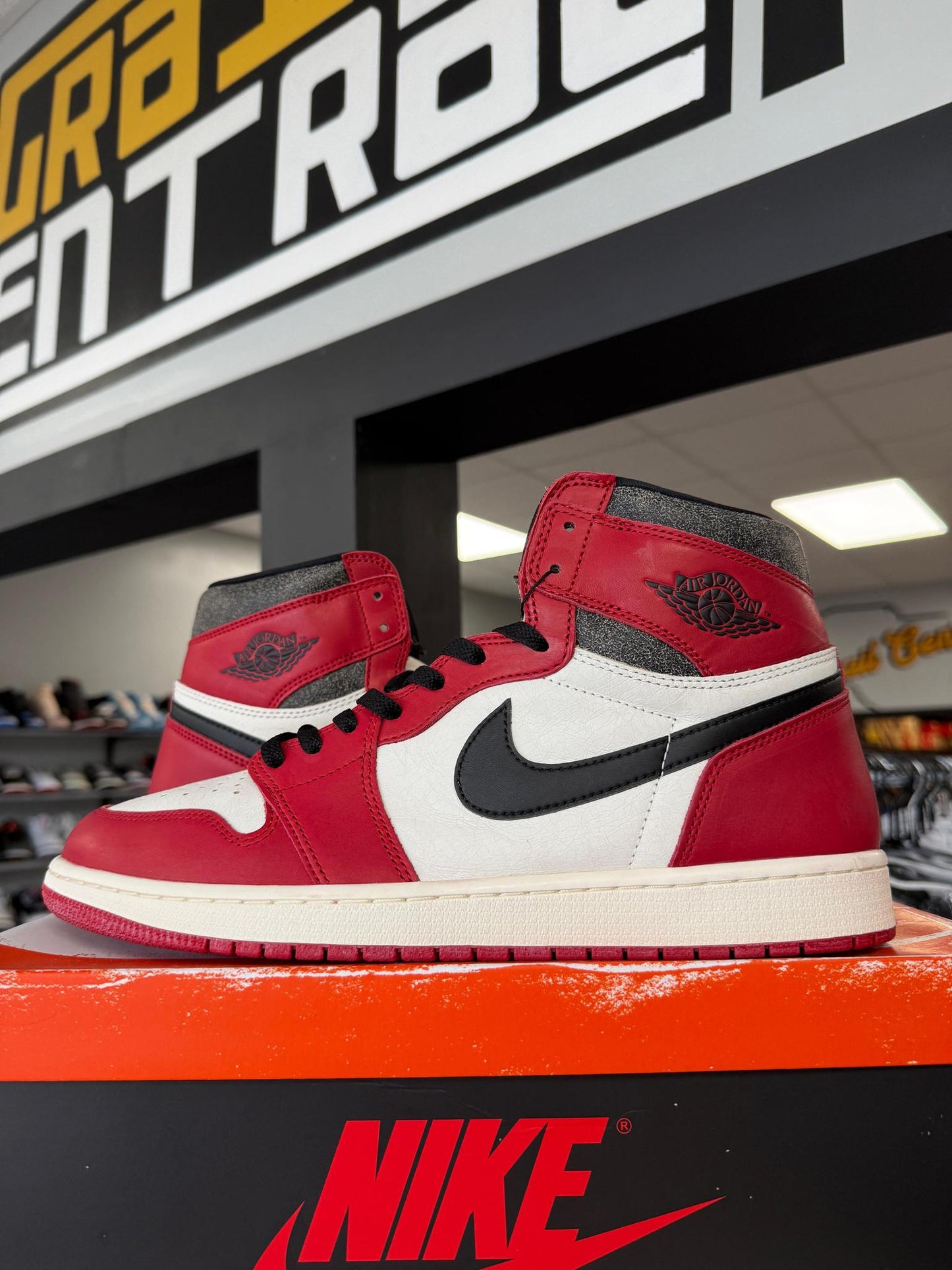 Jordan 1 "Lost & Found Chicago" Used Size 13