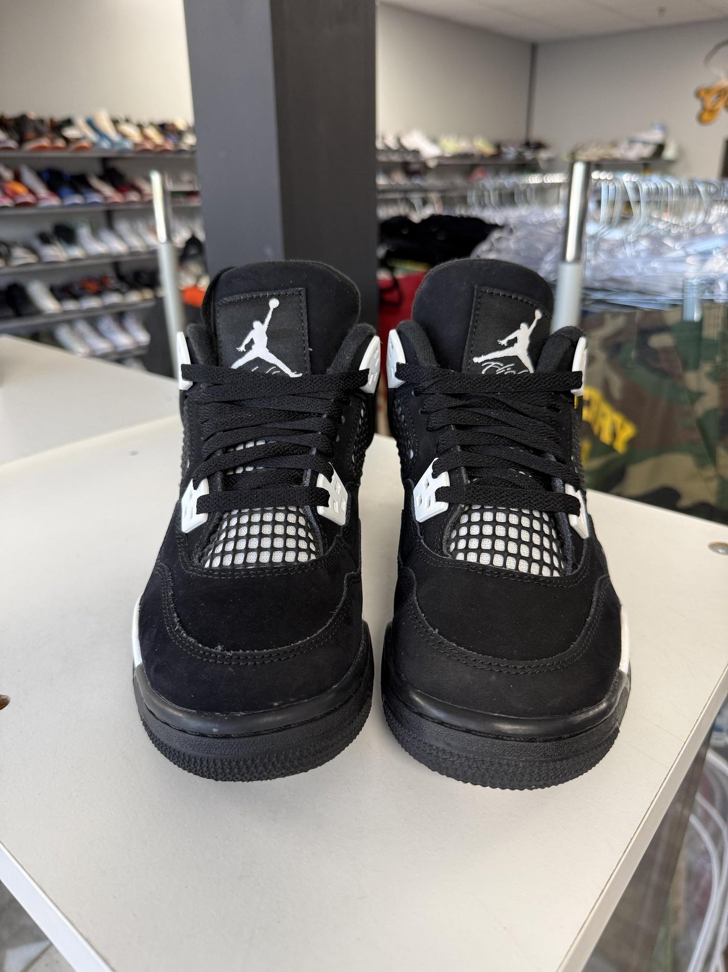 Jordan 4 "White Thunder" Used Size 4.5Y/6W