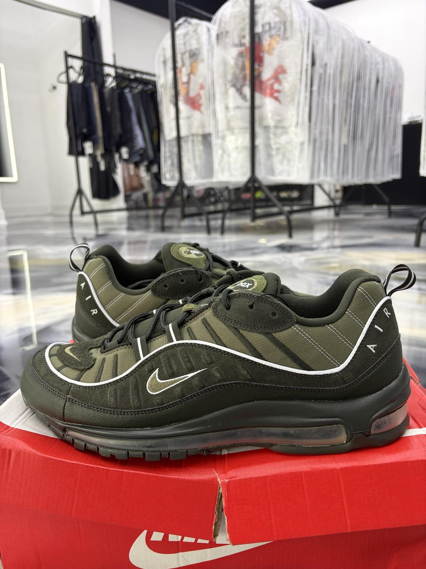 Nike Air Max 98 "Olive" Used Size 11.5