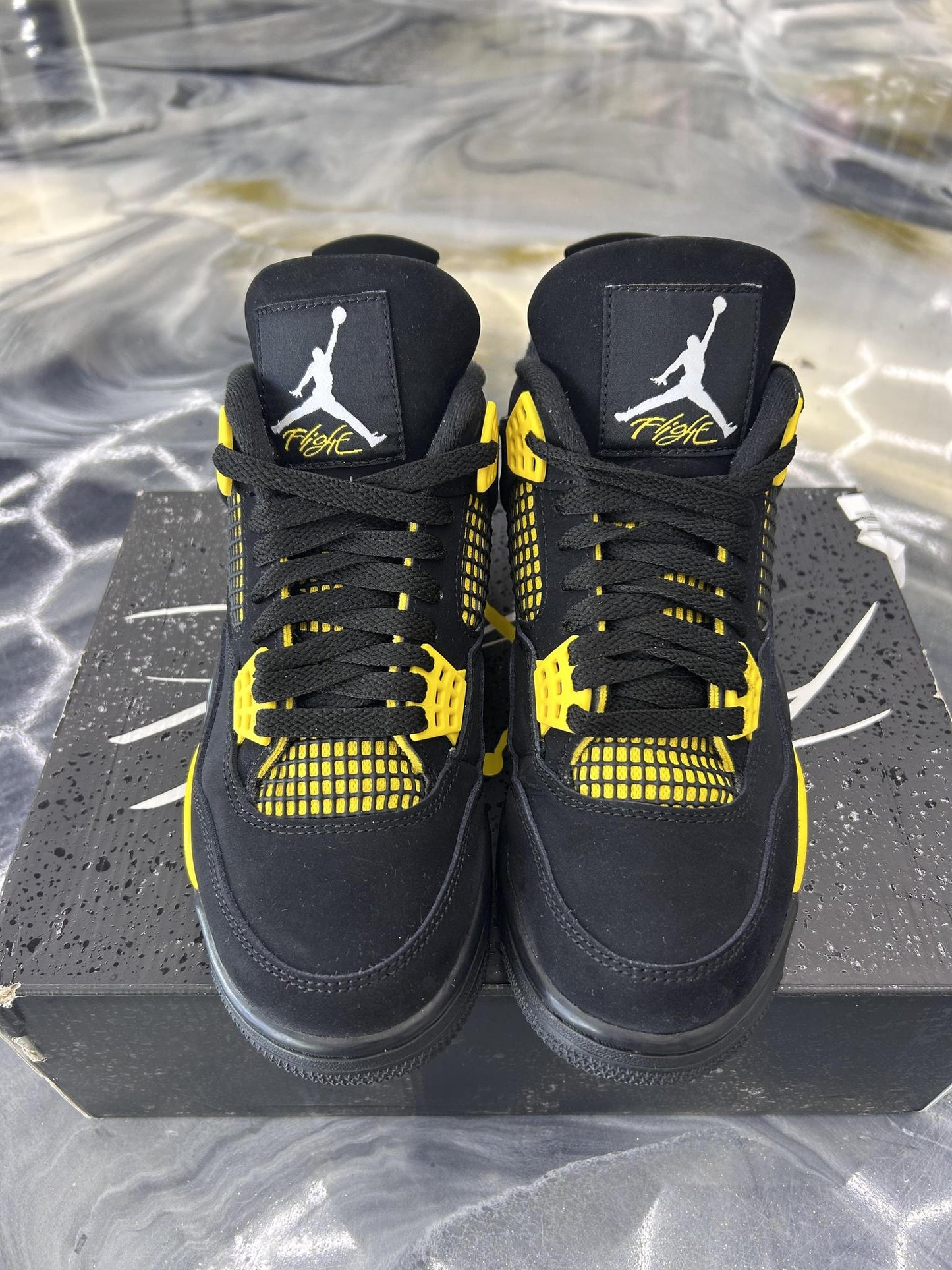 Jordan 4 "Thunder" Used Size 7Y/8.5W