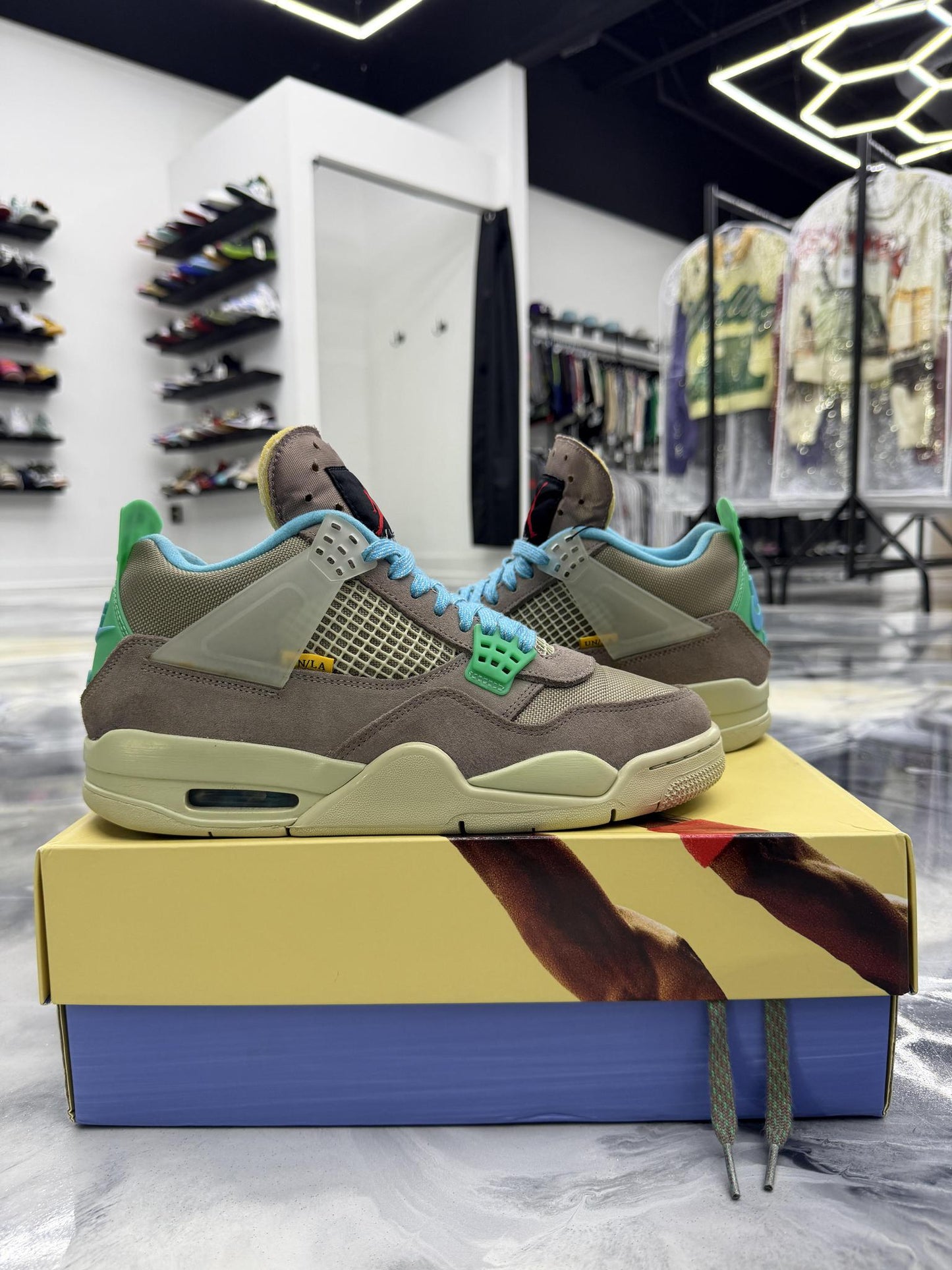 Jordan 4 Union LA "Taupe" Used Size 9