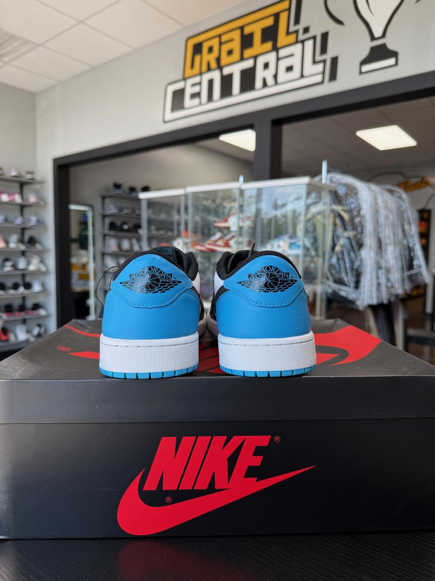 Jordan 1 Low "Powder Blue" Used Size 12