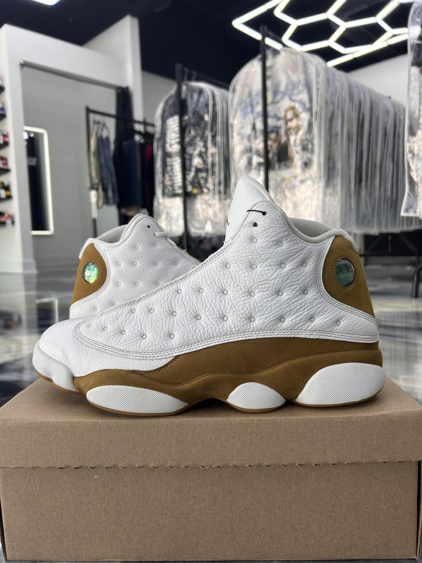 Jordan 13 "Wheat" Used Size 13