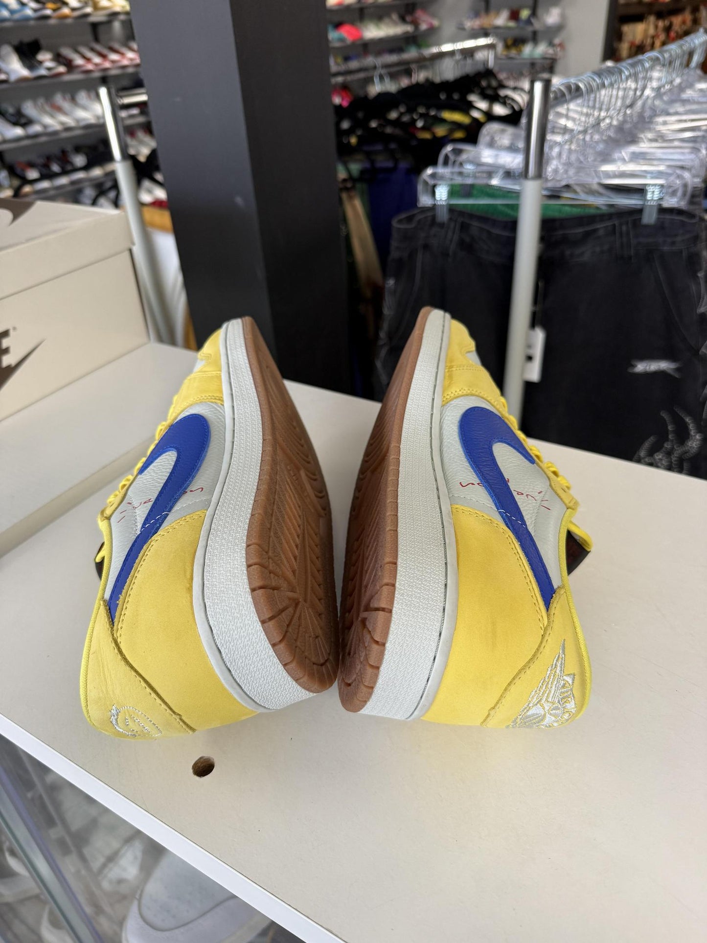 Jordan 1 Low x Travis Scott "Canary" Used Size 12.5