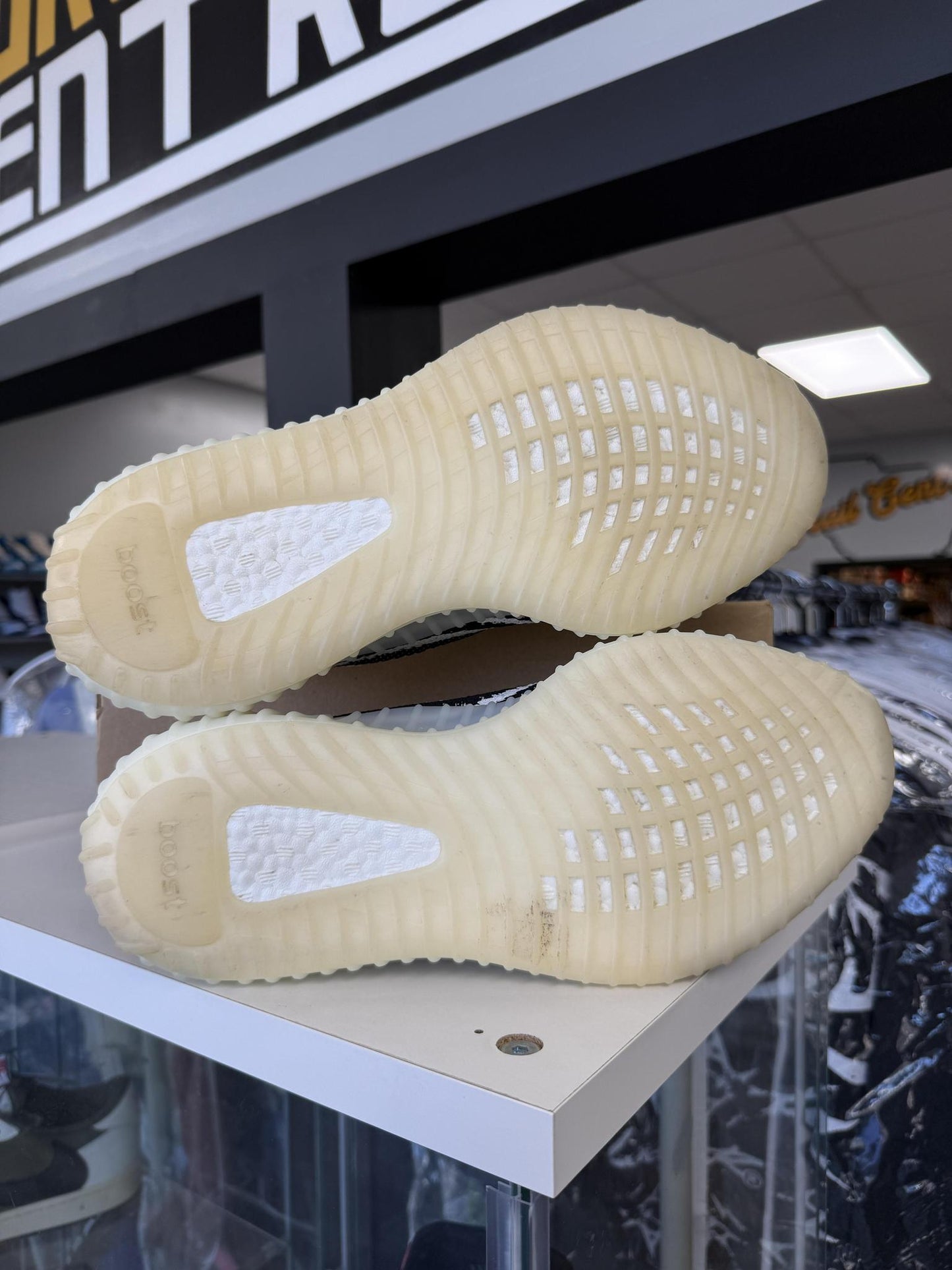 Yeezy 350 V2 "Zebra" Used Size 10.5