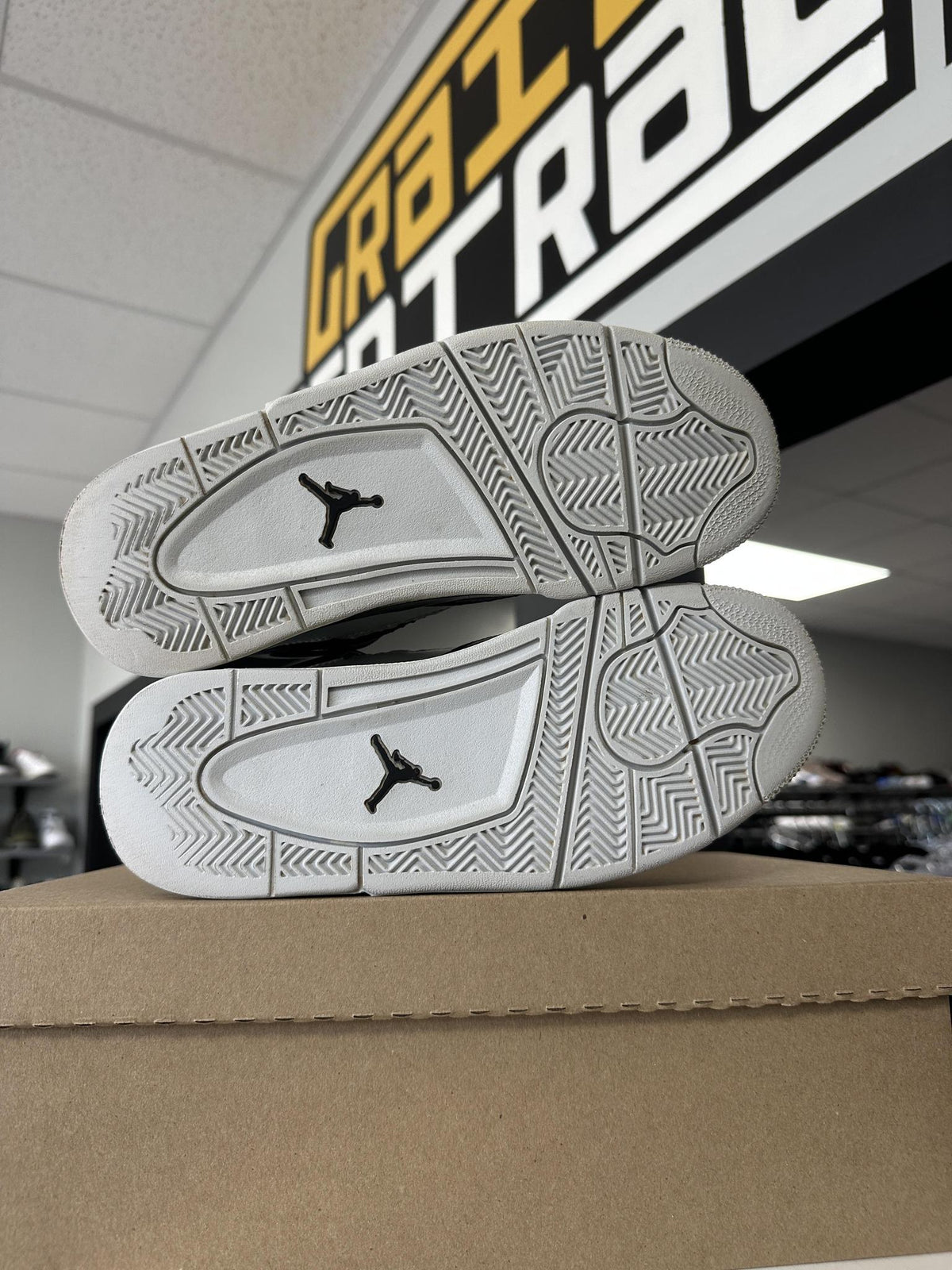 Jordan 4 Platinum Gold Used
