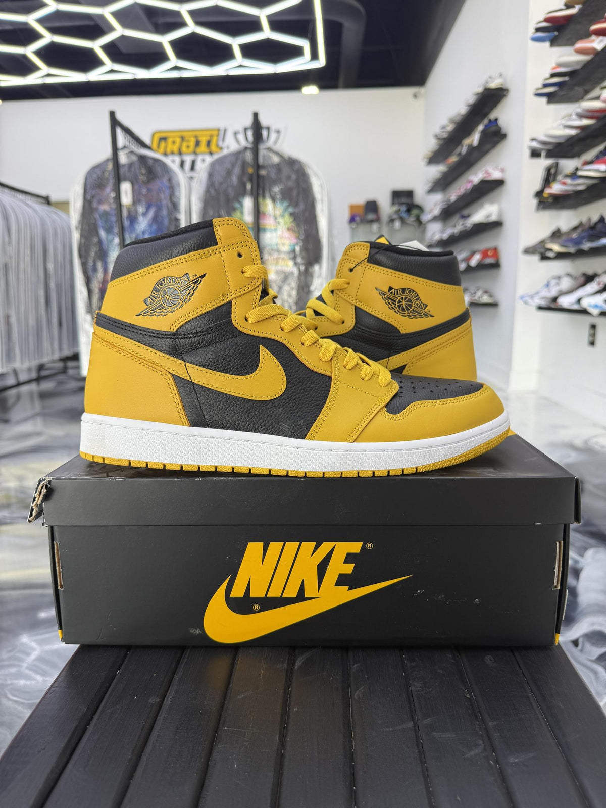 Jordan 1 "Pollen" Used Size 12