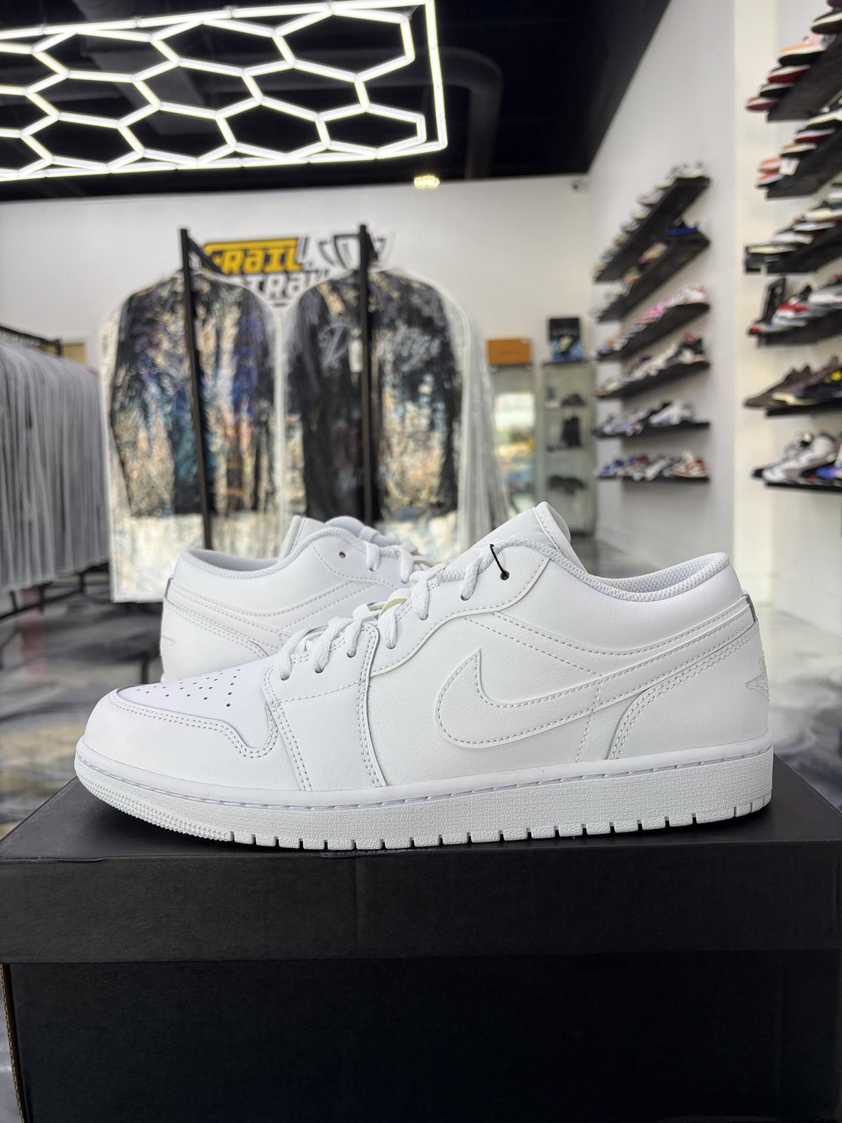 Jordan 1 Low "Triple White" Used Size 11