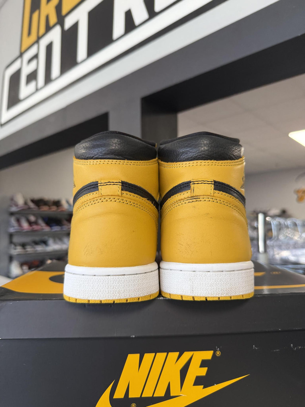Jordan 1 "Pollen" Used Size 8