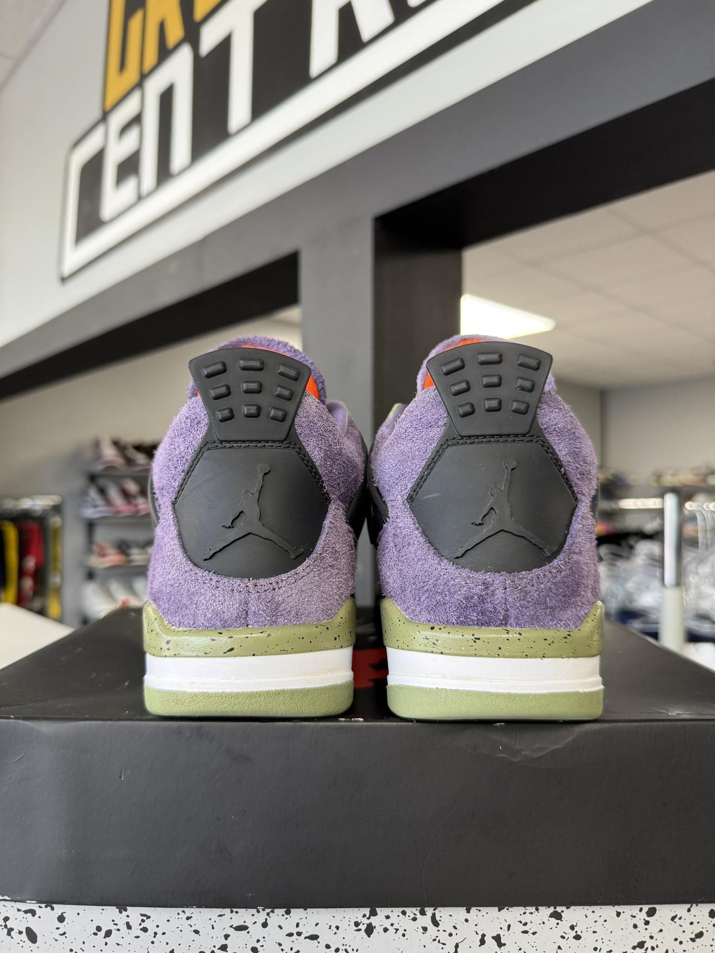 Jordan 4 "Canyon Purple" Used Size 6Y/7.5W