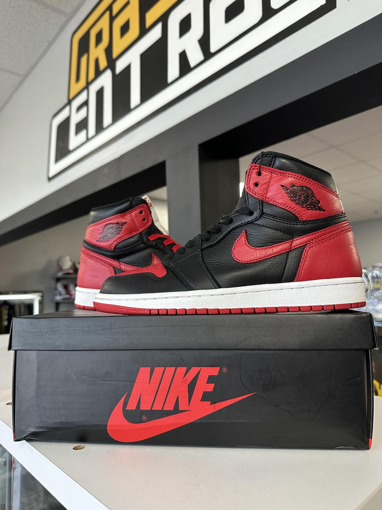 Jordan 1 "Homage To Home" Used Size 8