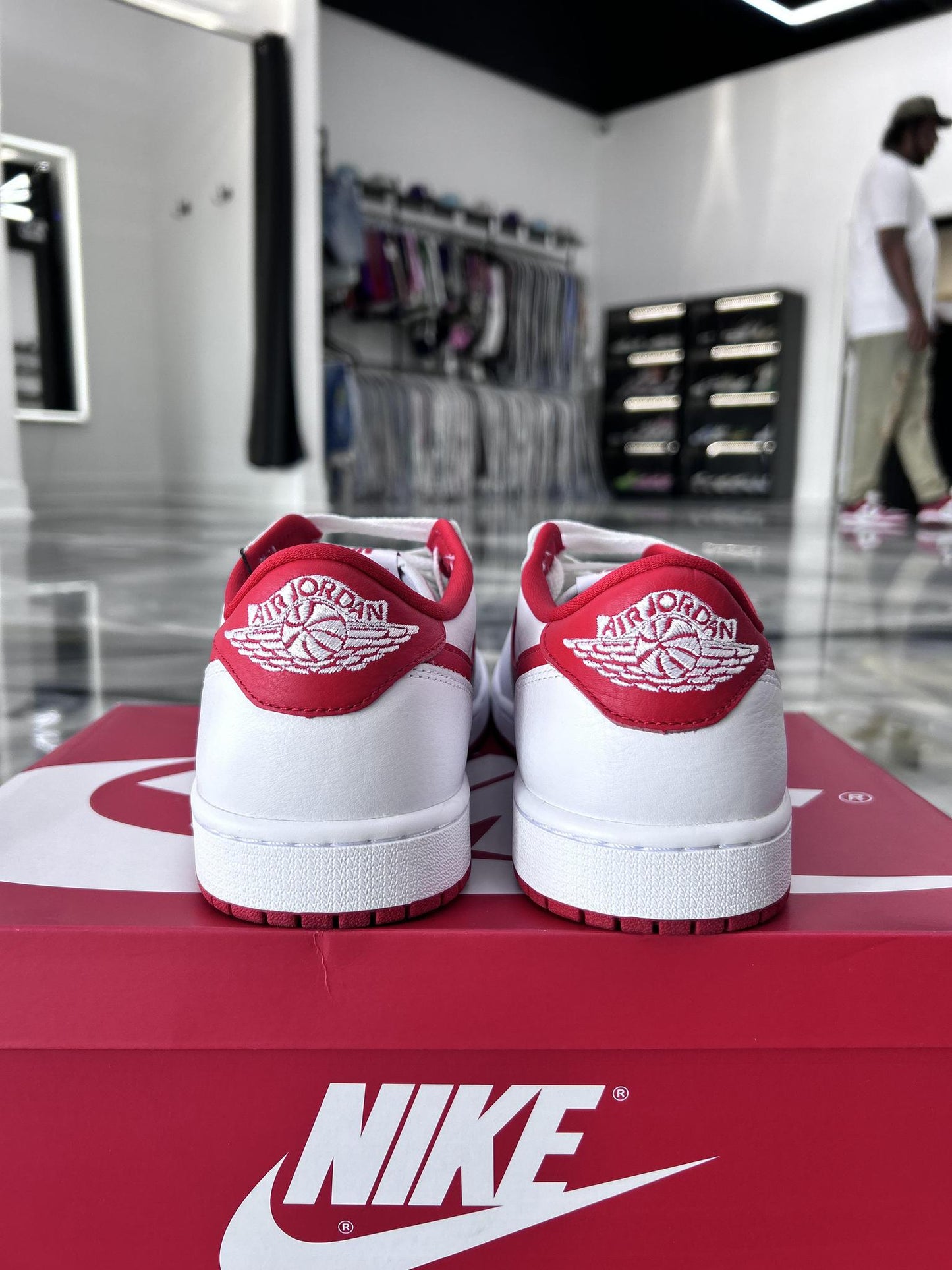 Jordan 1 Low "University Red" Used Size 11