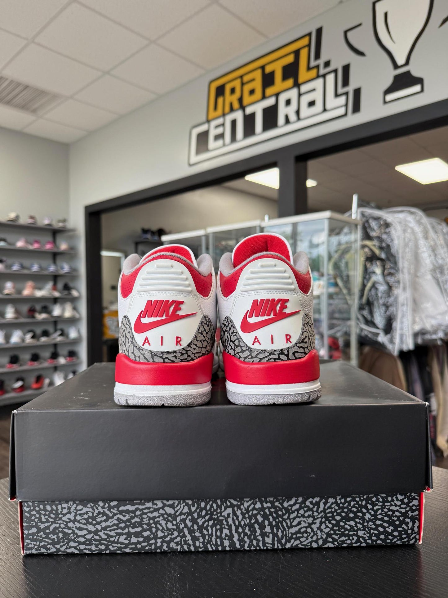 Jordan 3 "Fire Red" Used Size 10