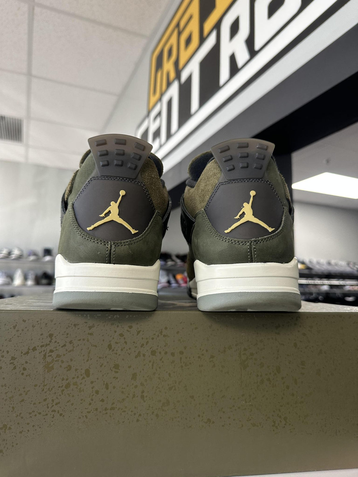 Jordan 4 "Craft Olive" Used Size 14