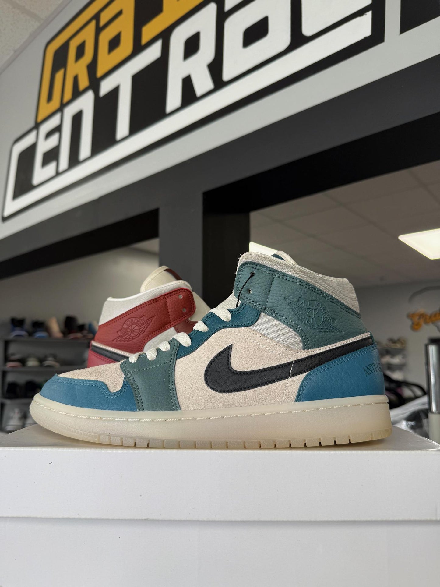 Jordan 1 Mid "Anti Gravity Machines" Used Size 8