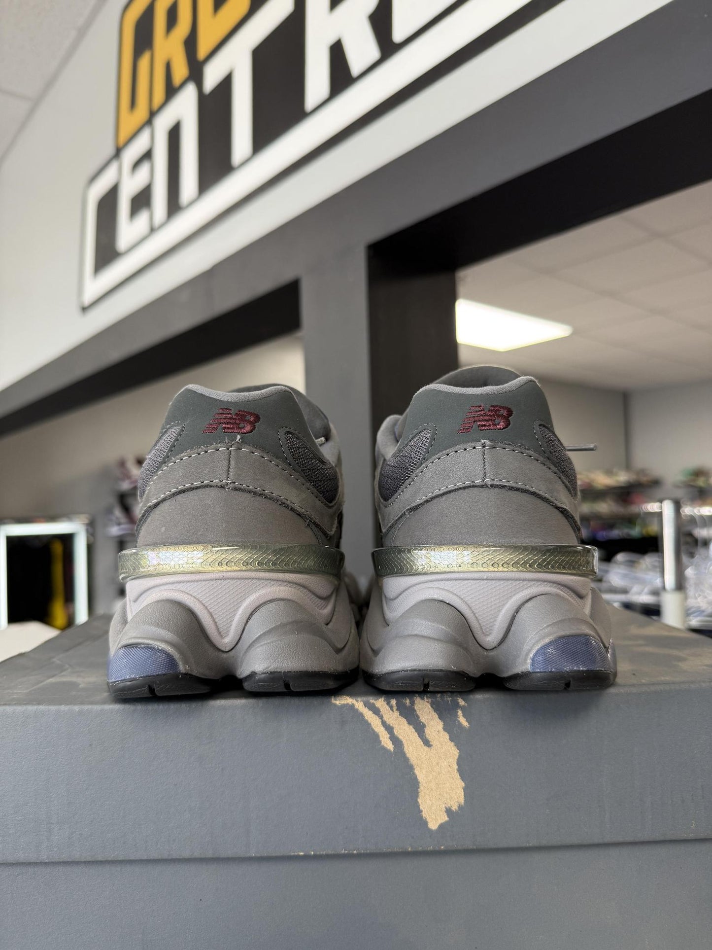 New Balance 9060 "Grey Blue" Used Size 8.5