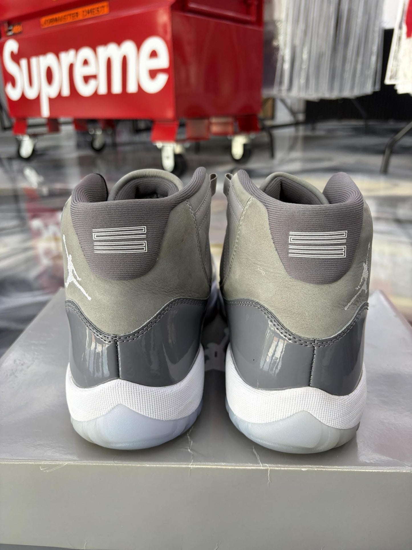 Jordan 11 "Cool Grey" Used Size 9