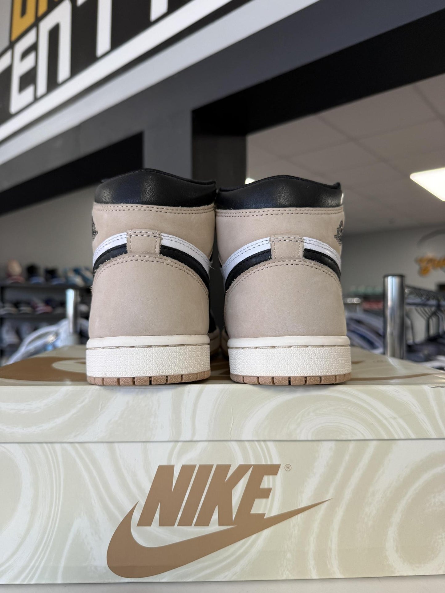 Jordan 1 Latte Used Size 5.5Y/7W