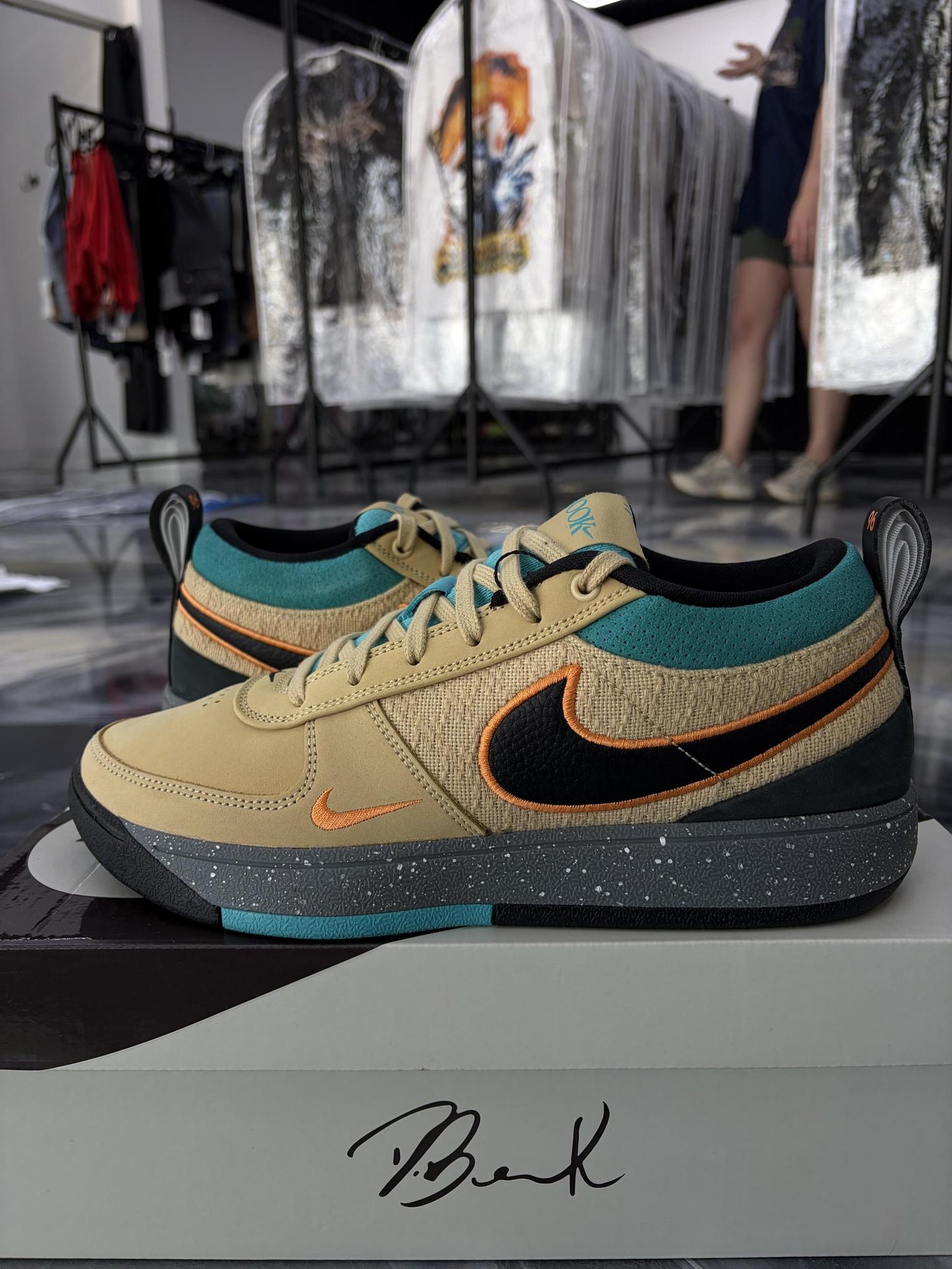 Nike Book 1 "Mowabb" Used Size 10