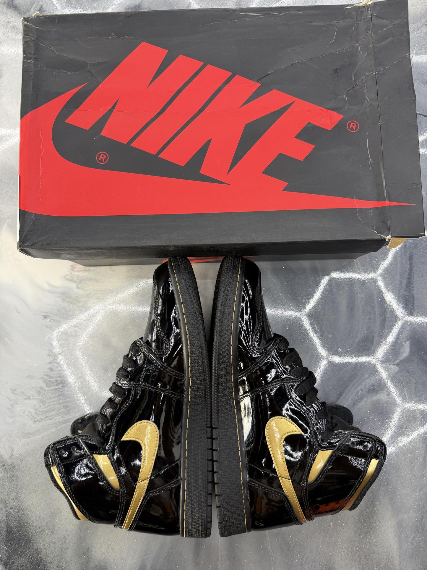 Jordan 1 Metallic Gold Used Size 6Y/7.5W